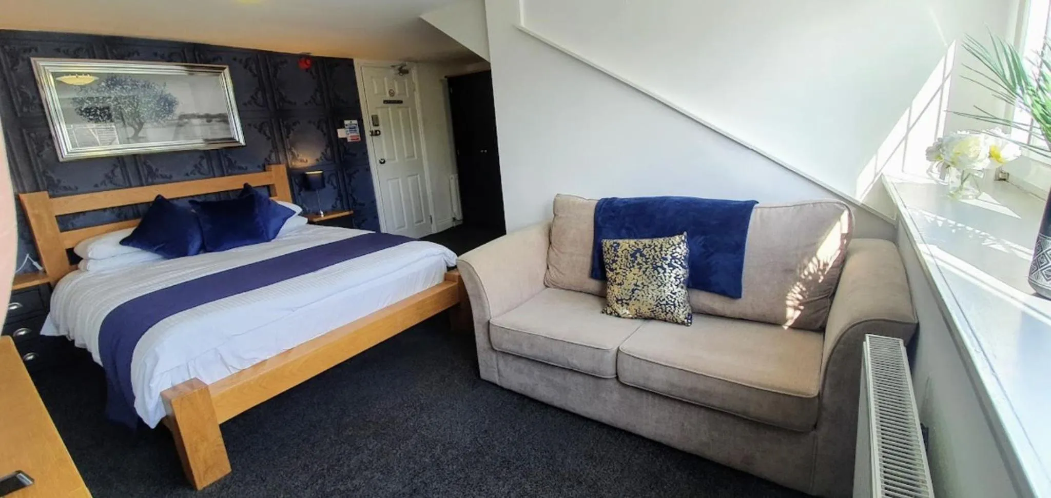 Bedroom, Bed in The Clifton