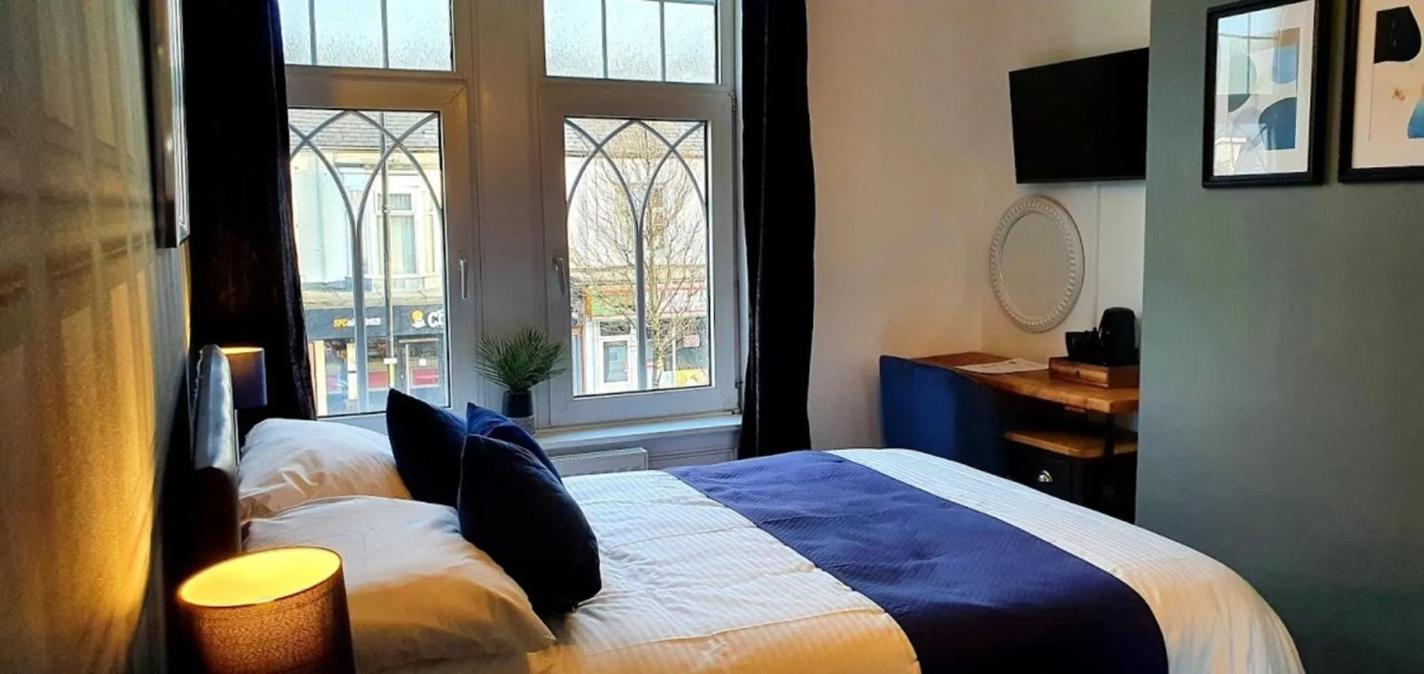 Bedroom, Bed in The Clifton