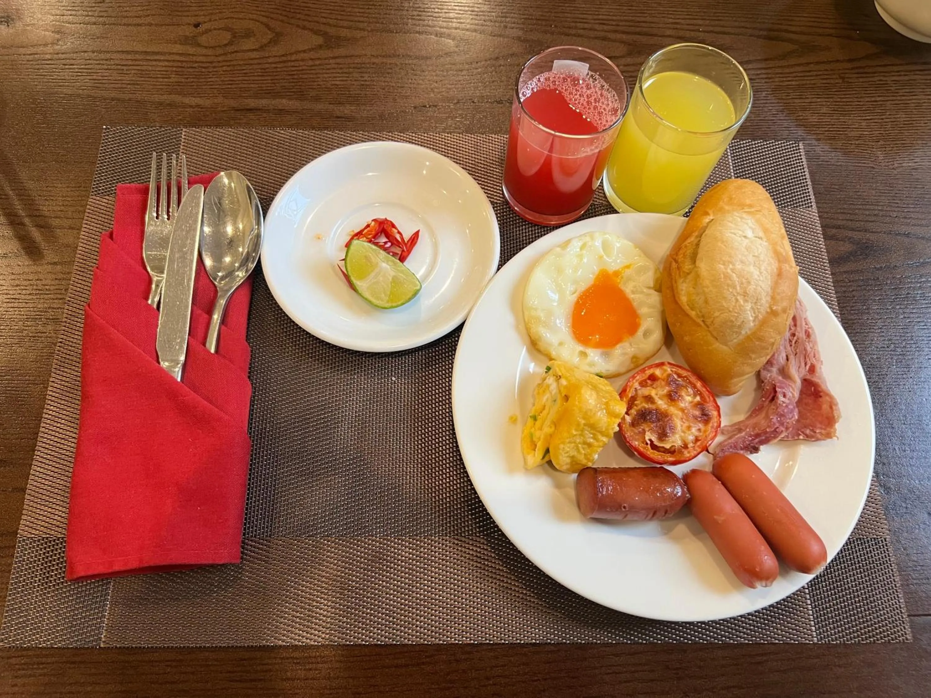 Paragon Noi Bai Pool And Best View Airport Hotel