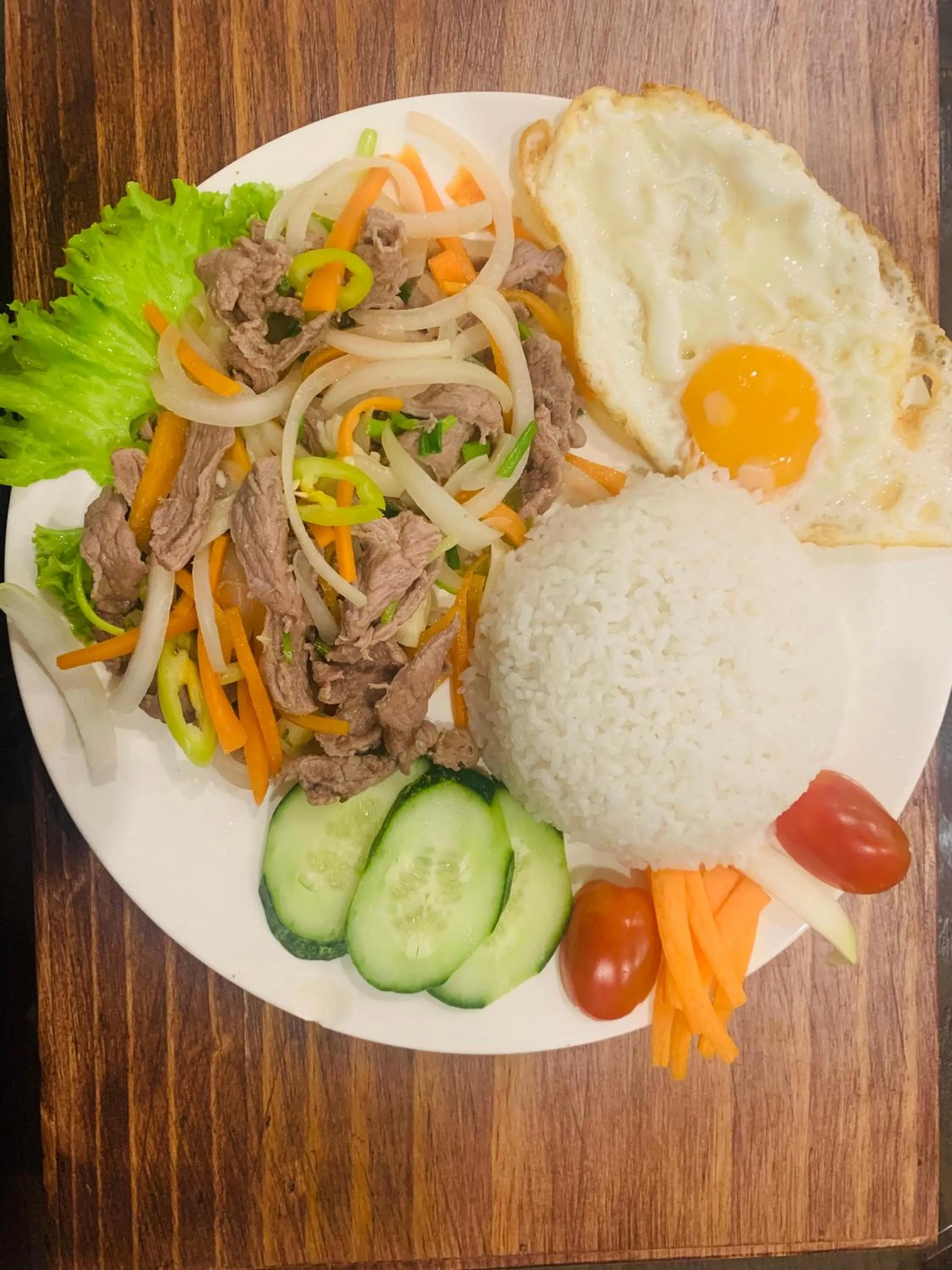 Lunch in Paragon Noi Bai Pool And Best View Airport Hotel