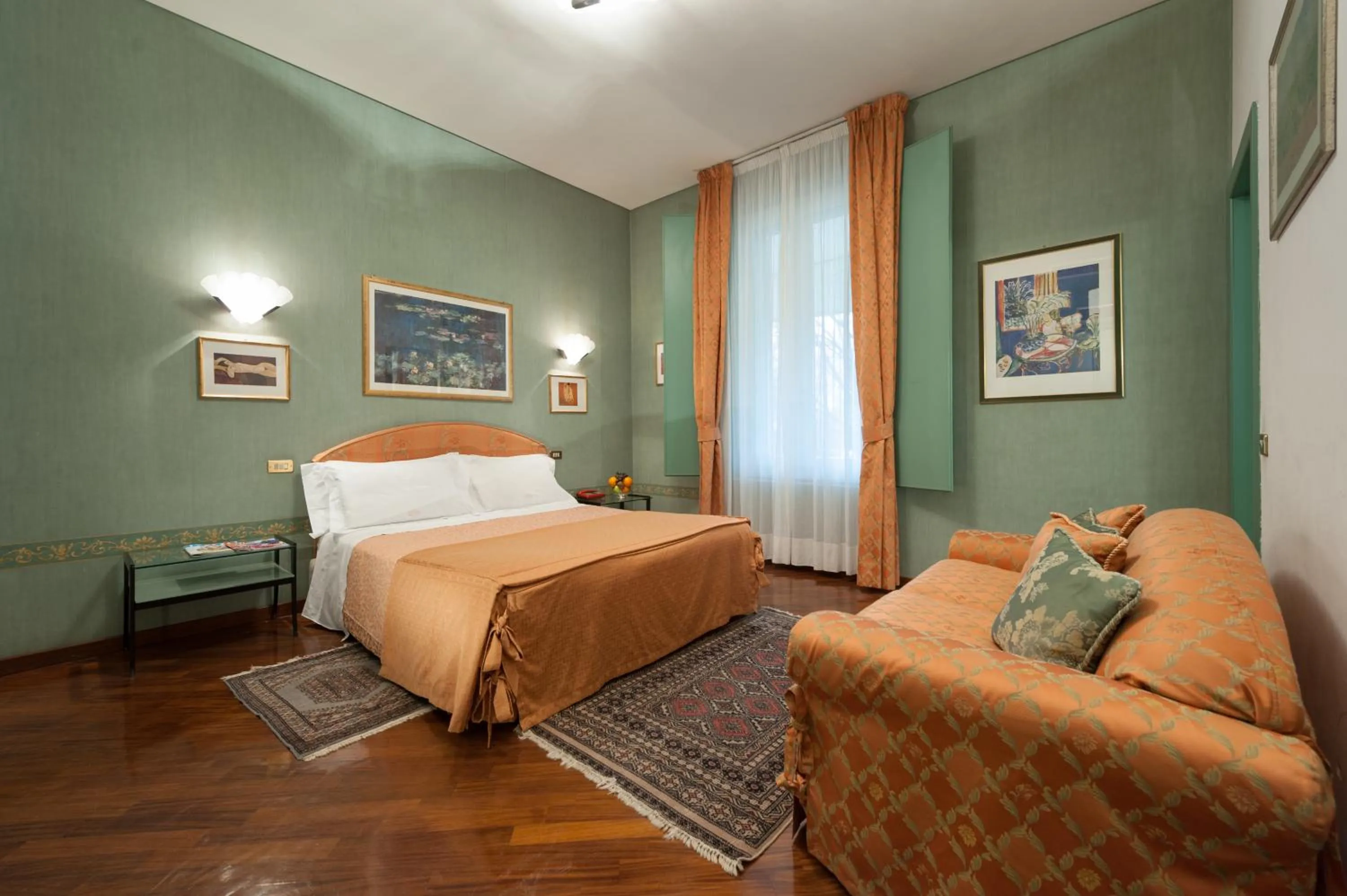 Photo of the whole room, Bed in Hotel Villa Giulia