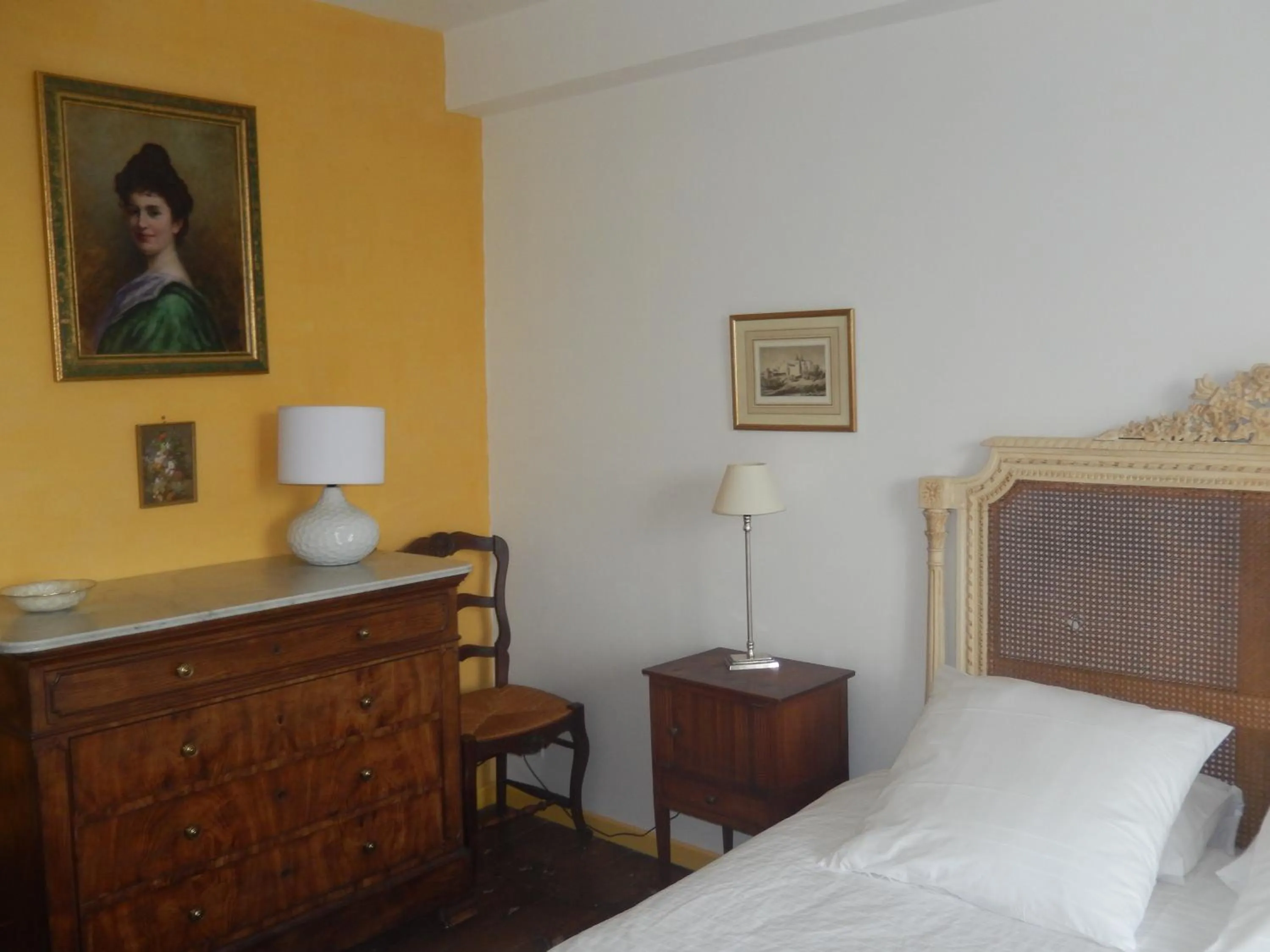 Bed in Domaine de Puyrousse