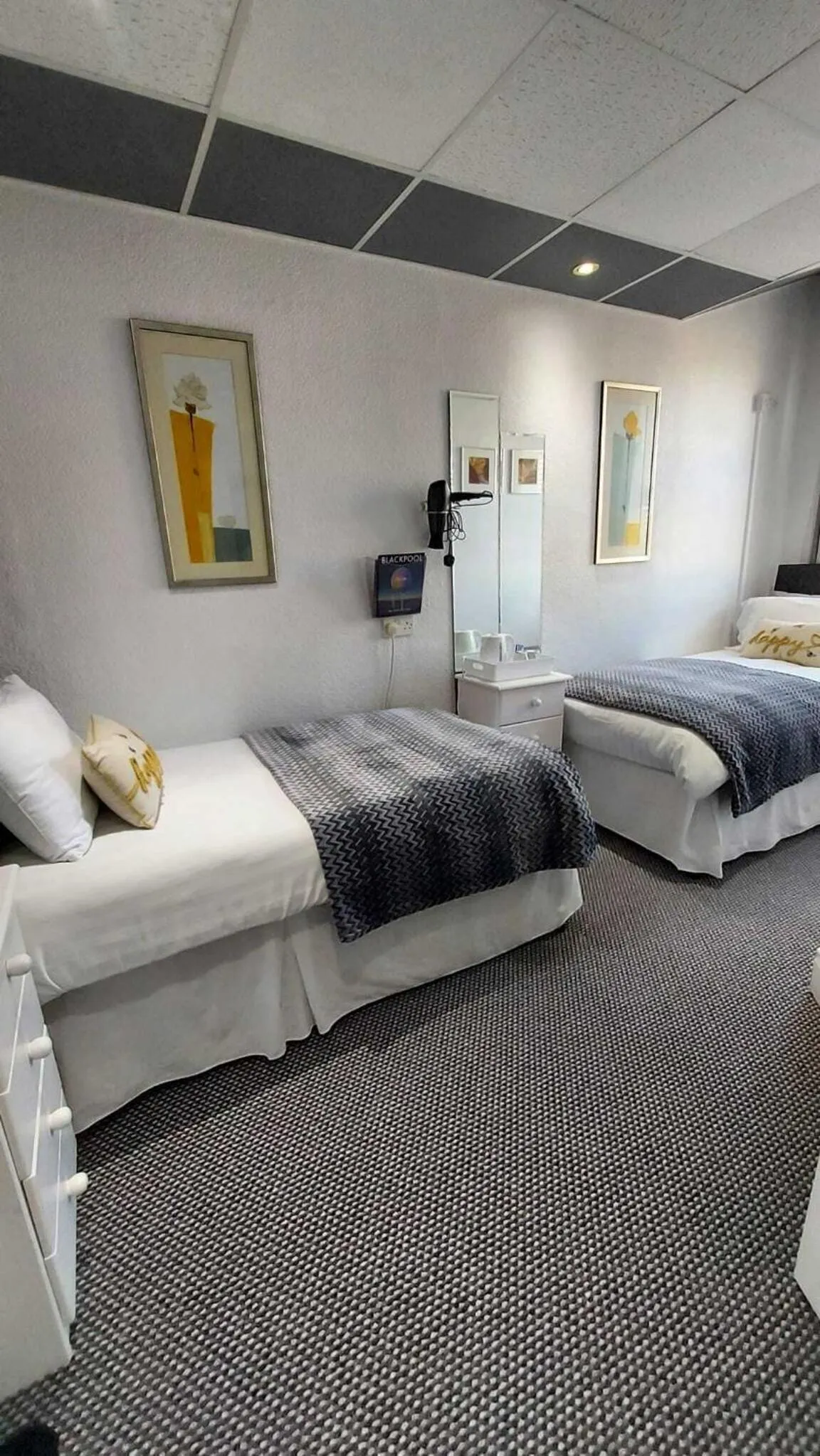 Bedroom, Bed in RockDene