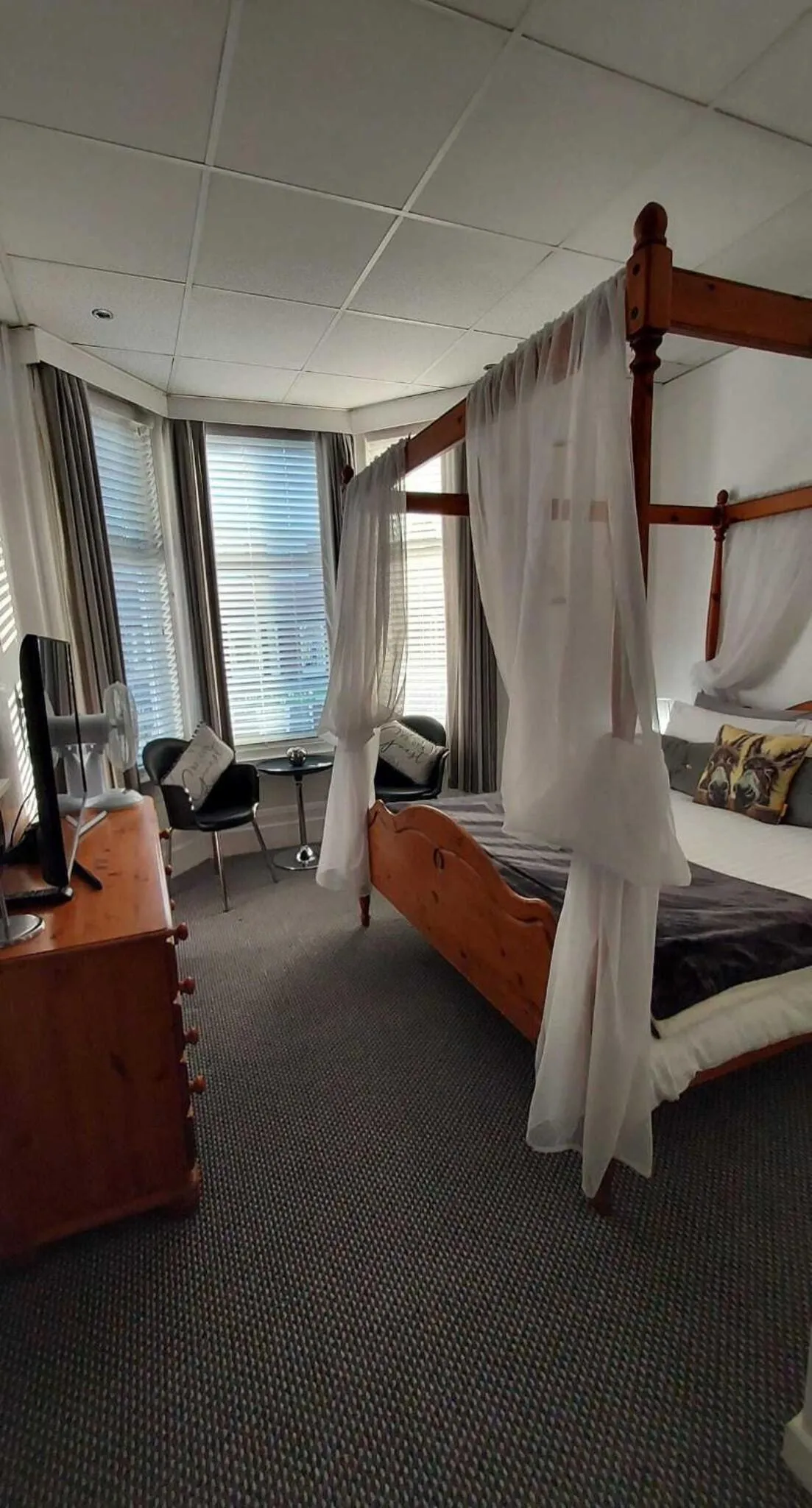 Bedroom, Bed in RockDene