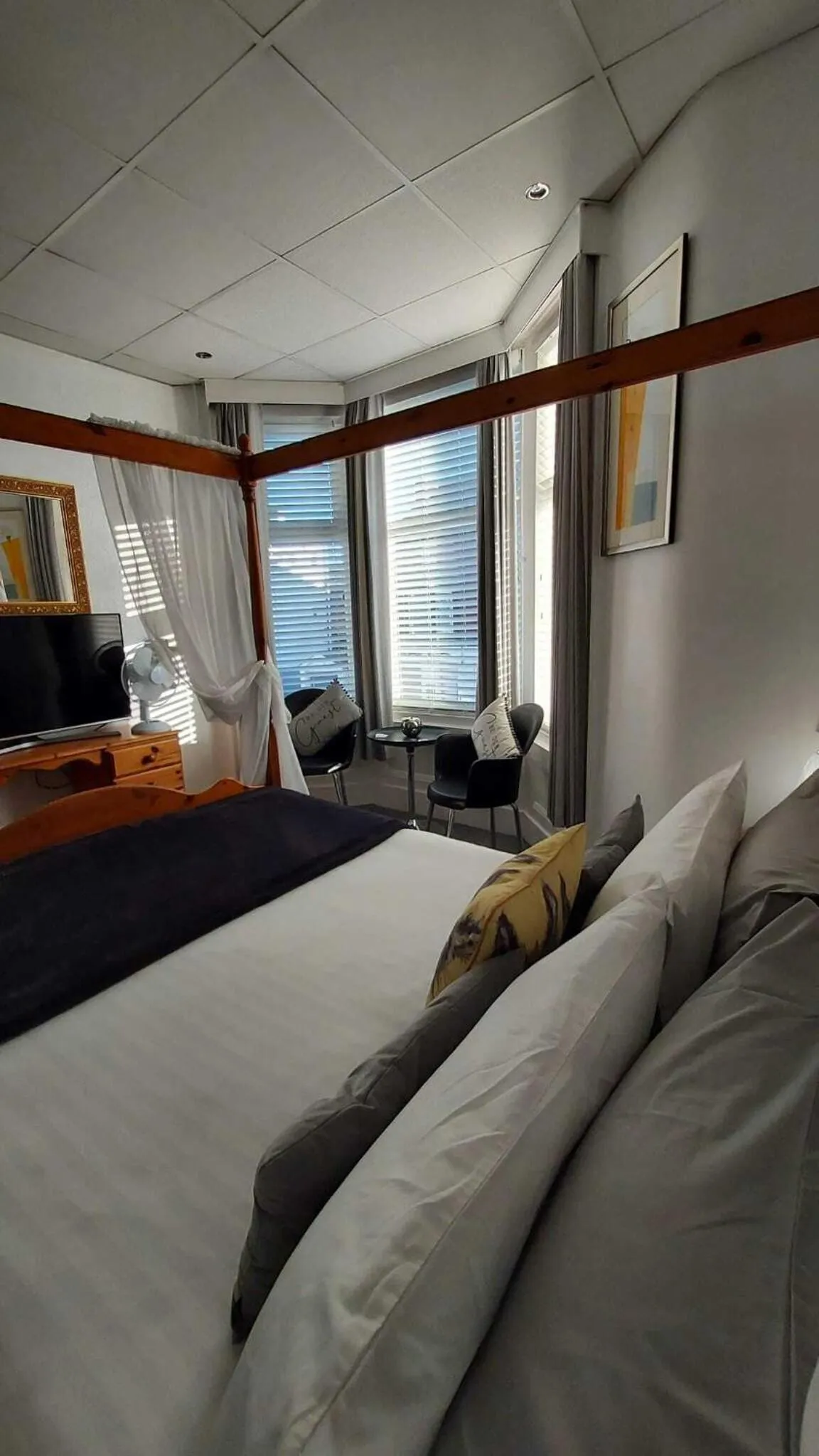 Bedroom, Bed in RockDene