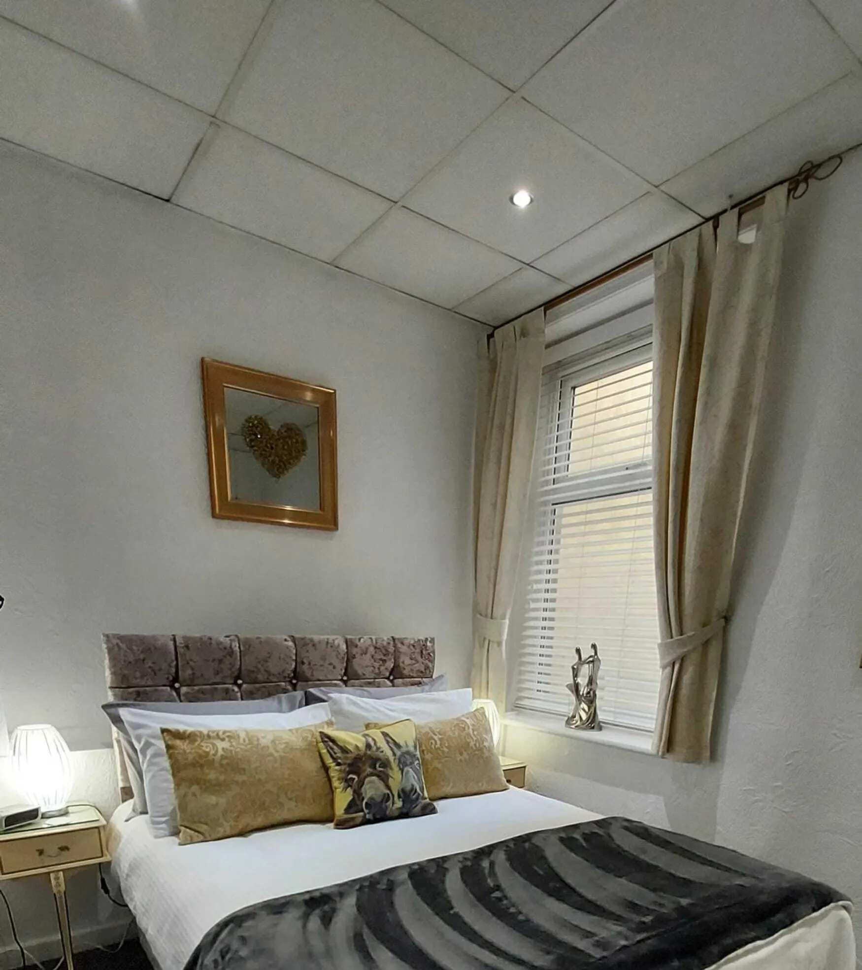 Bedroom, Bed in RockDene