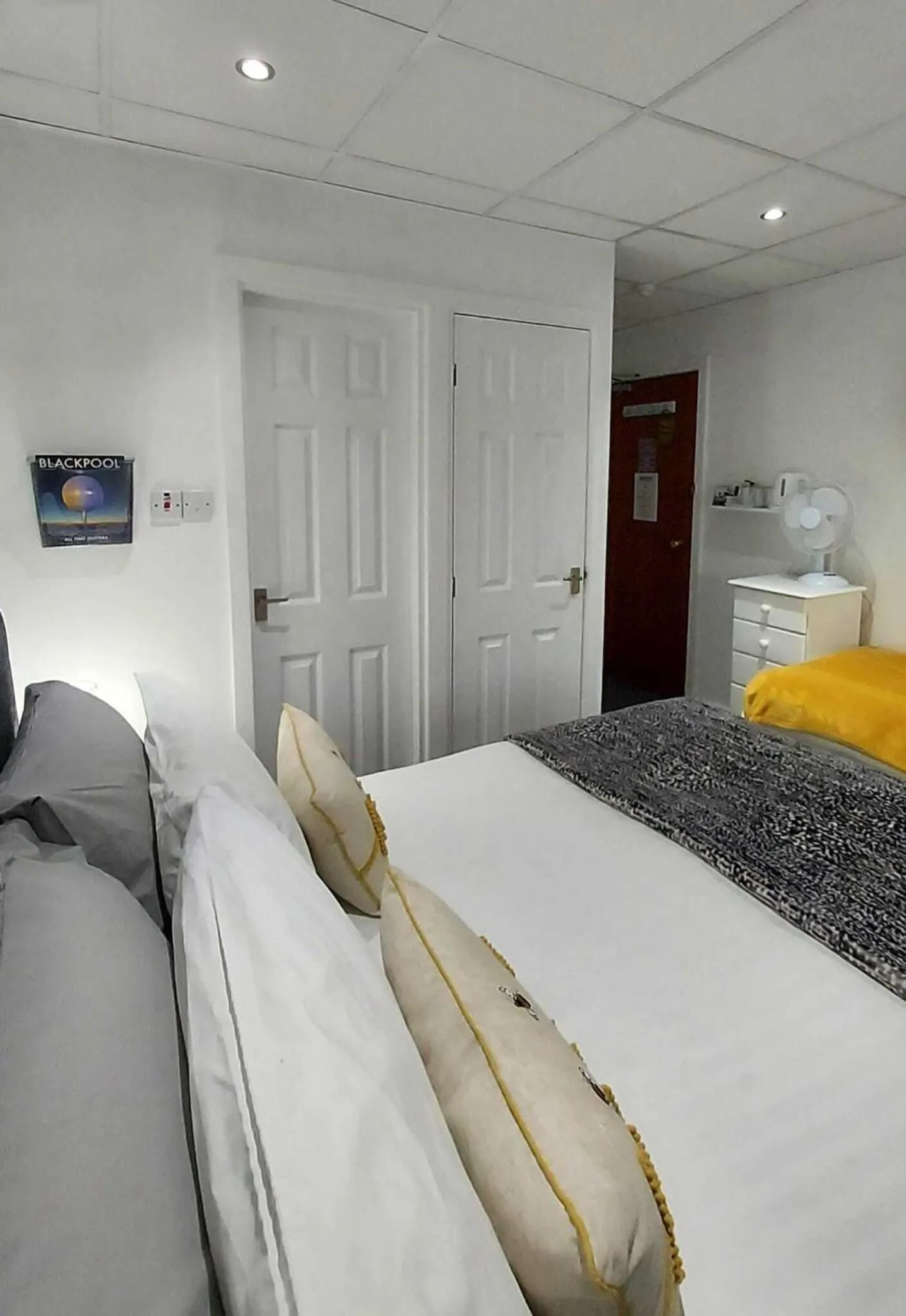 Bedroom, Bed in RockDene