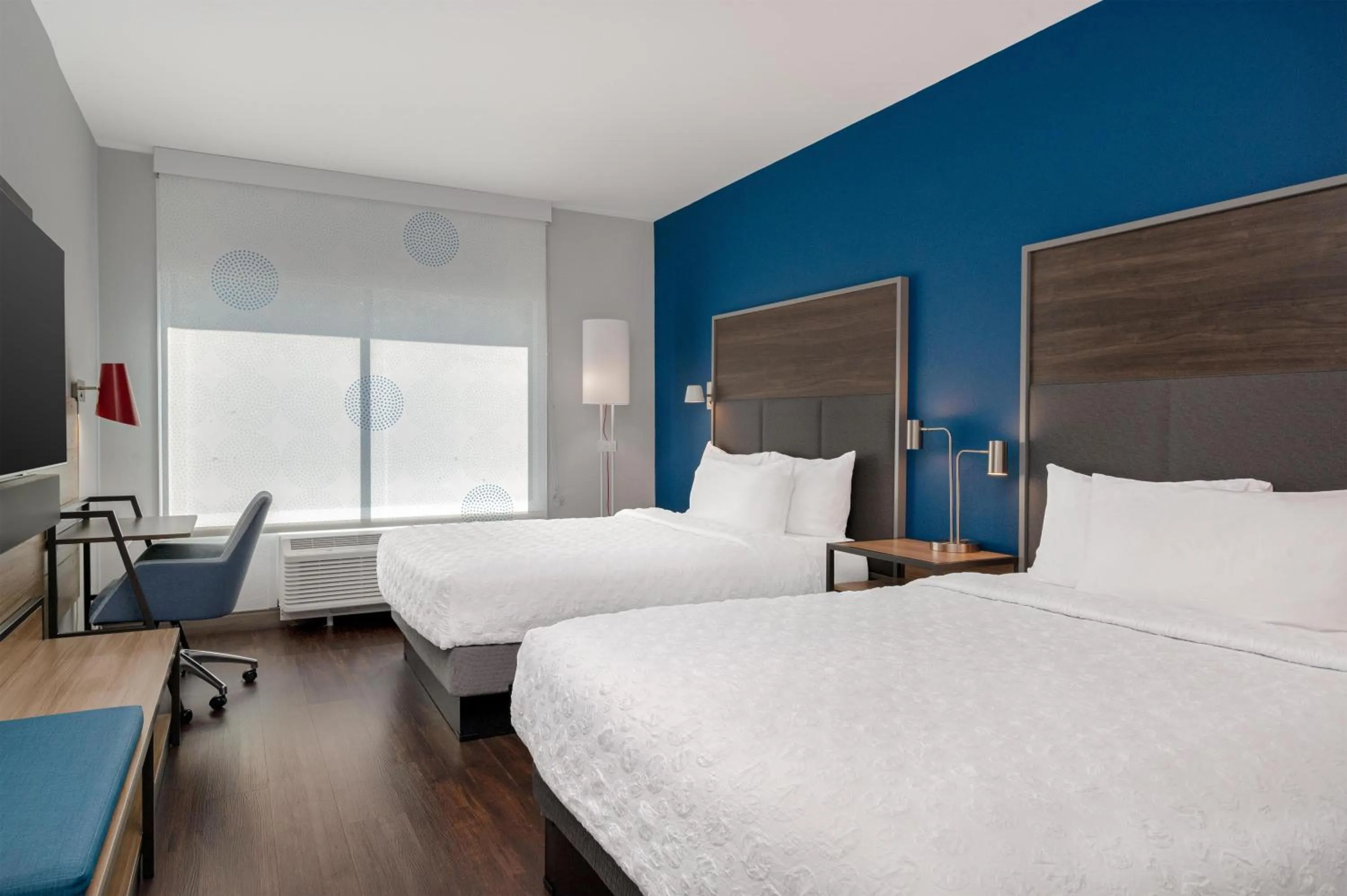 Bedroom, Bed in Tru By Hilton Brunswick