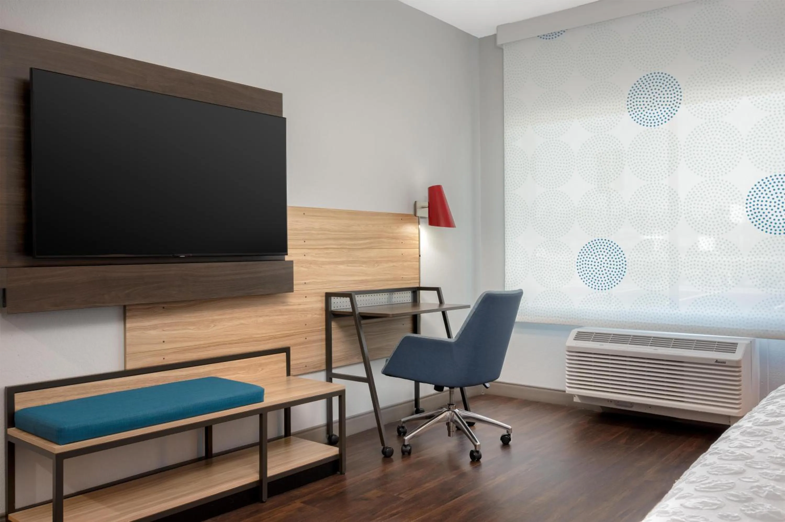 Bedroom, Bed in Tru By Hilton Brunswick