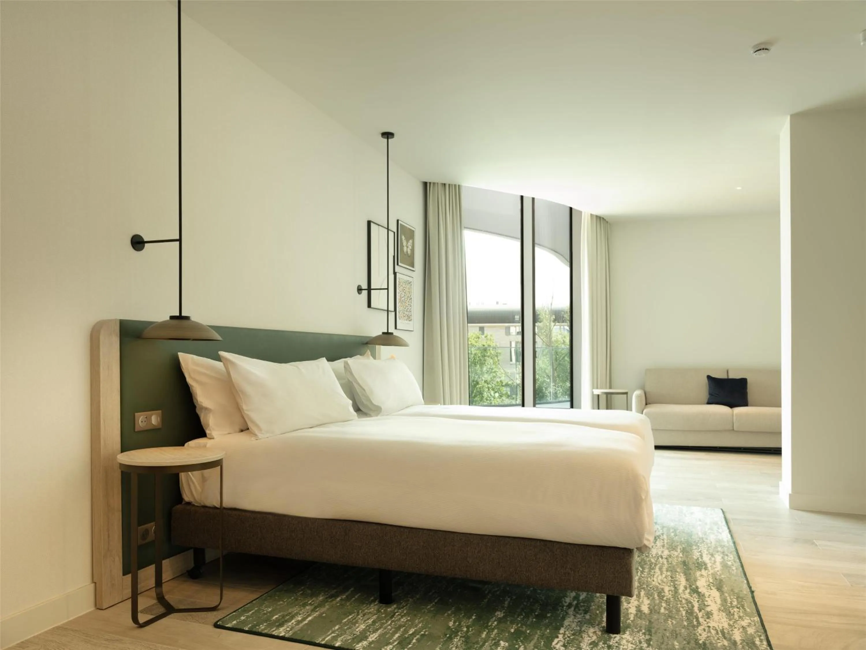 View (from property/room), Bed in Hilton Garden Inn Brussels Airport