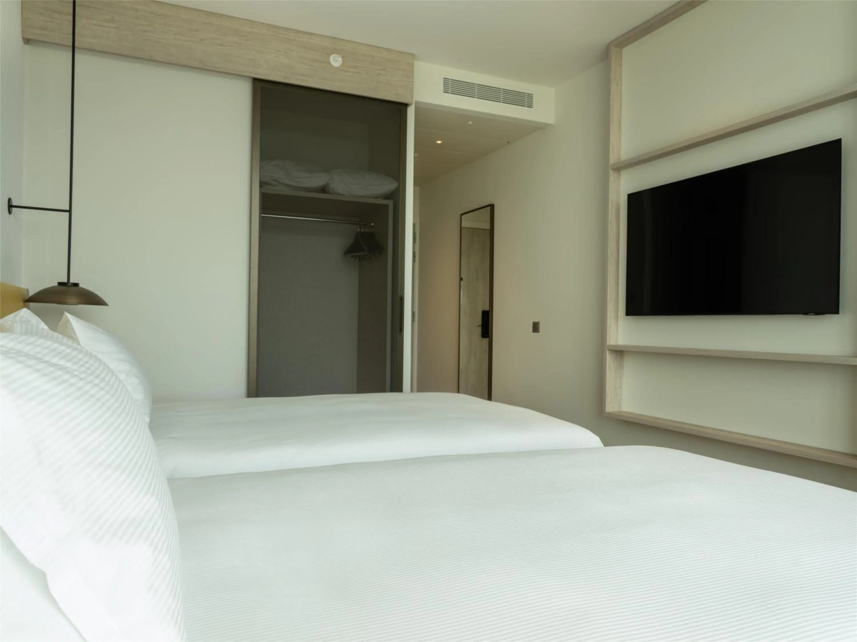 Bed in Hilton Garden Inn Brussels Airport