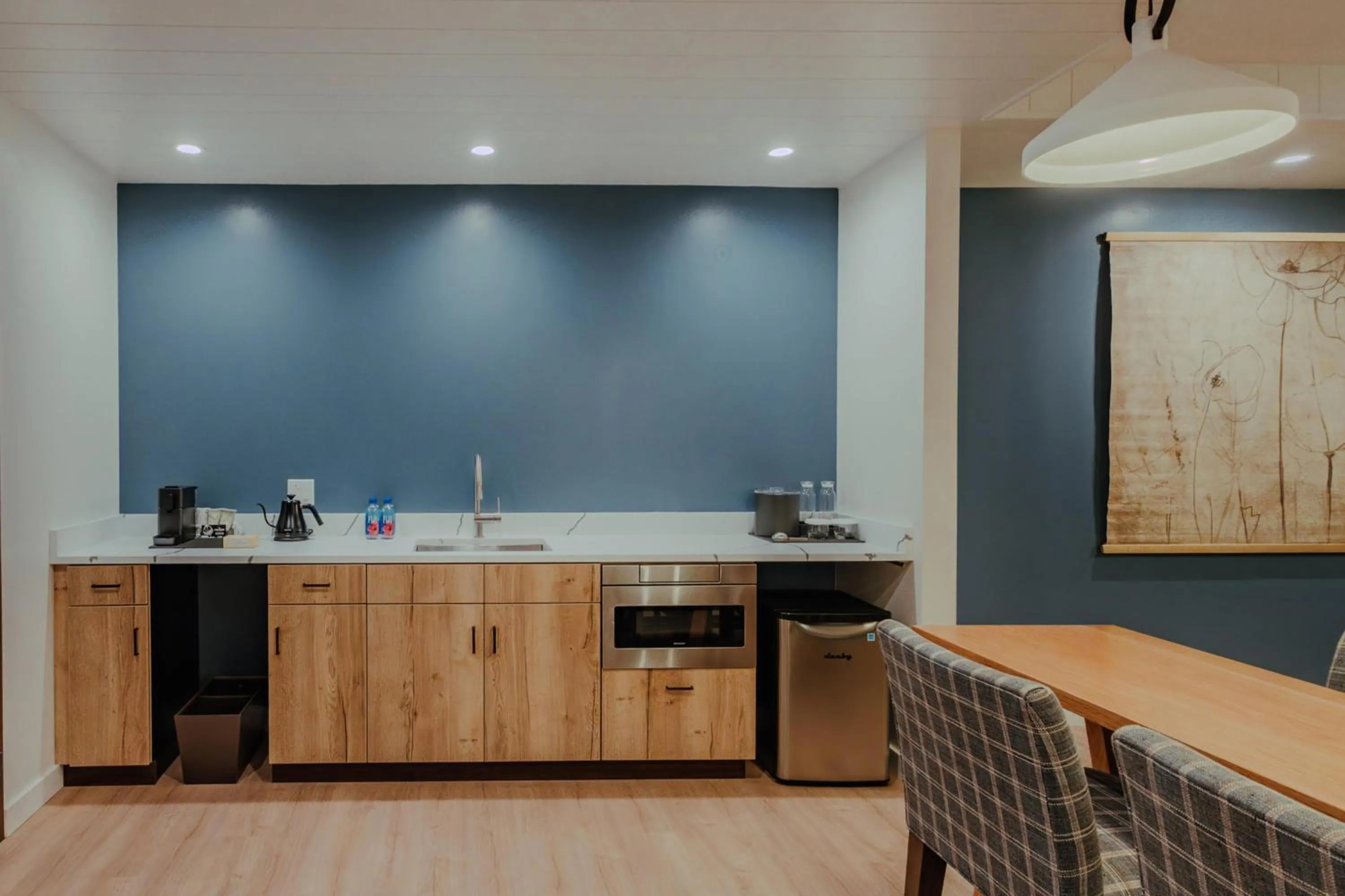 Bed in Skaneateles Fields Resort & Spa, Curio Collection By Hilton