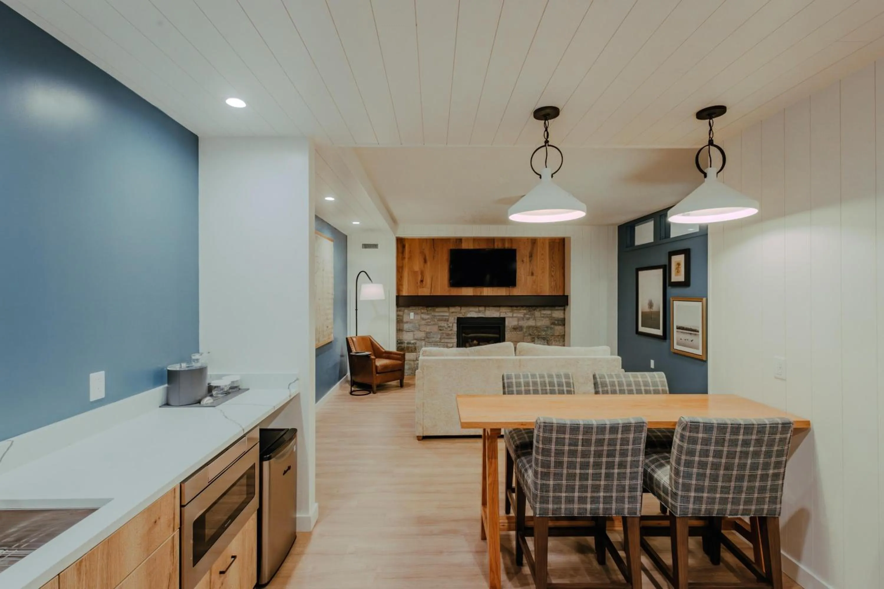 Bed in Skaneateles Fields Resort & Spa, Curio Collection By Hilton