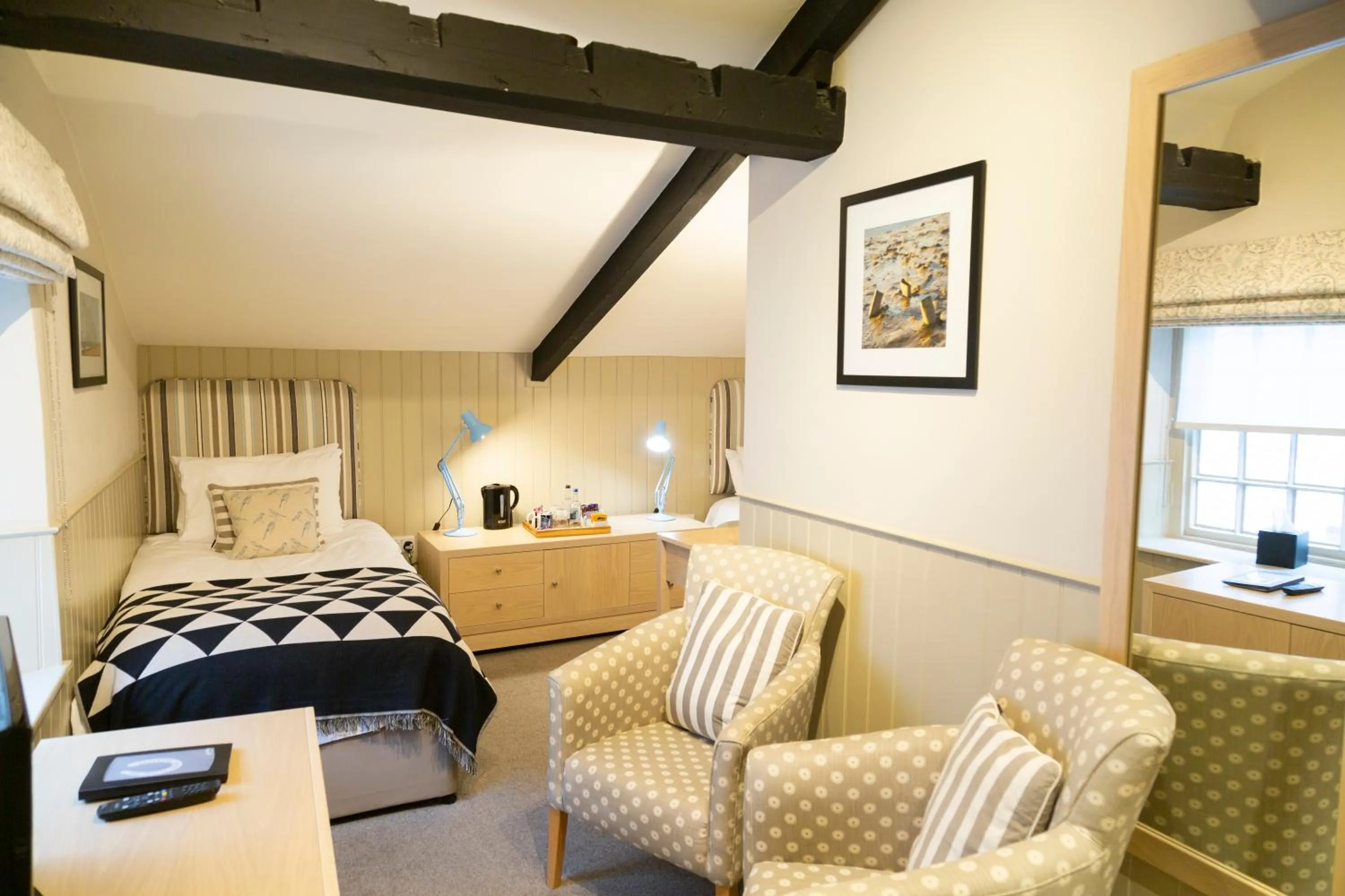 Bedroom, Bed in The White Horse Blakeney