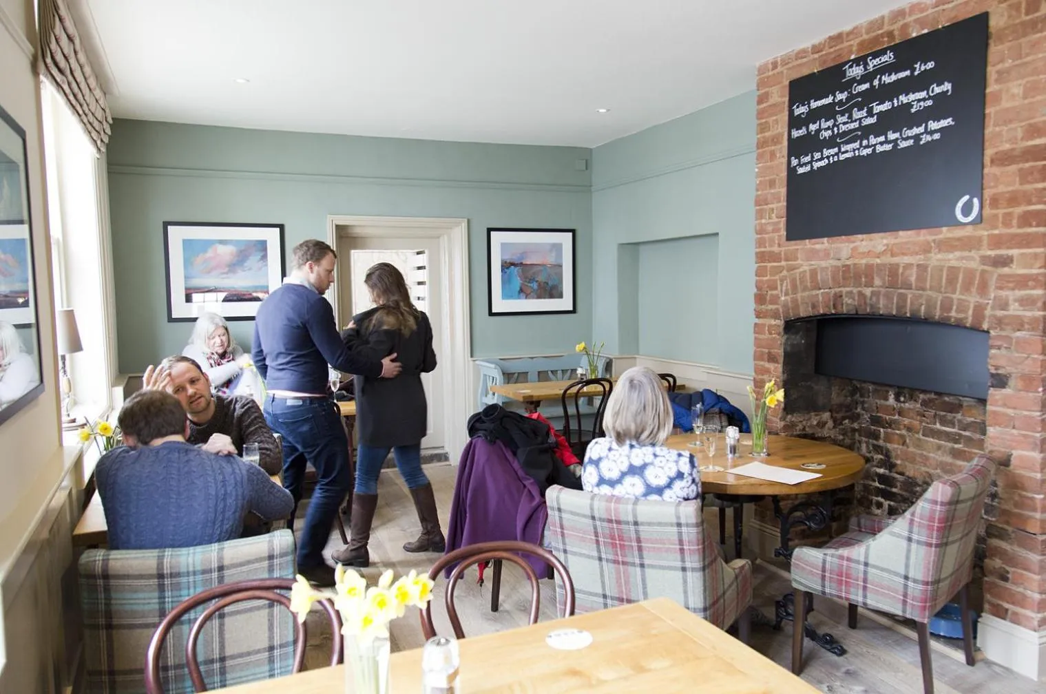 Restaurant/places to eat in The White Horse Blakeney