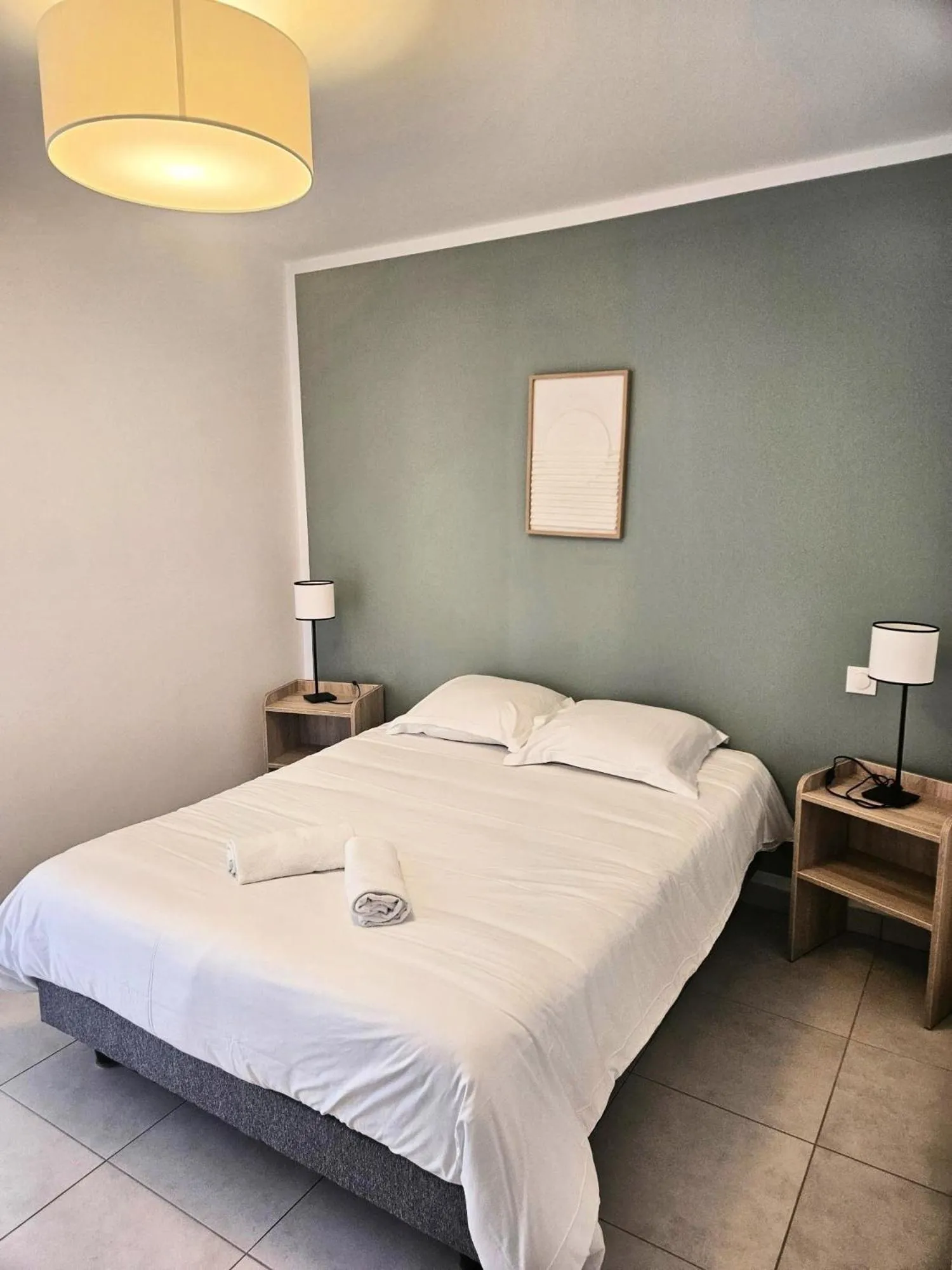 Bed in Zenao Appart'hôtels Villeneuve Loubet