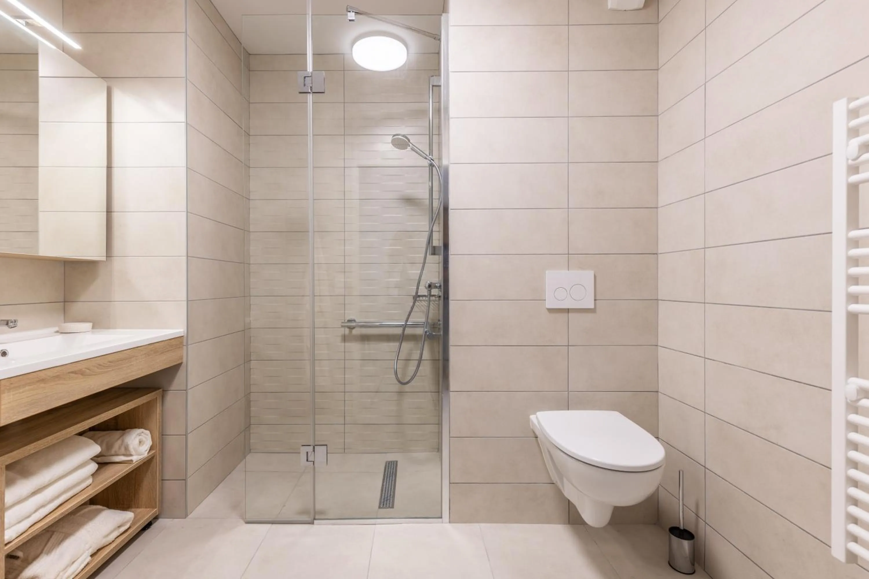 Shower in Zenao Appart'hôtels Villeneuve Loubet