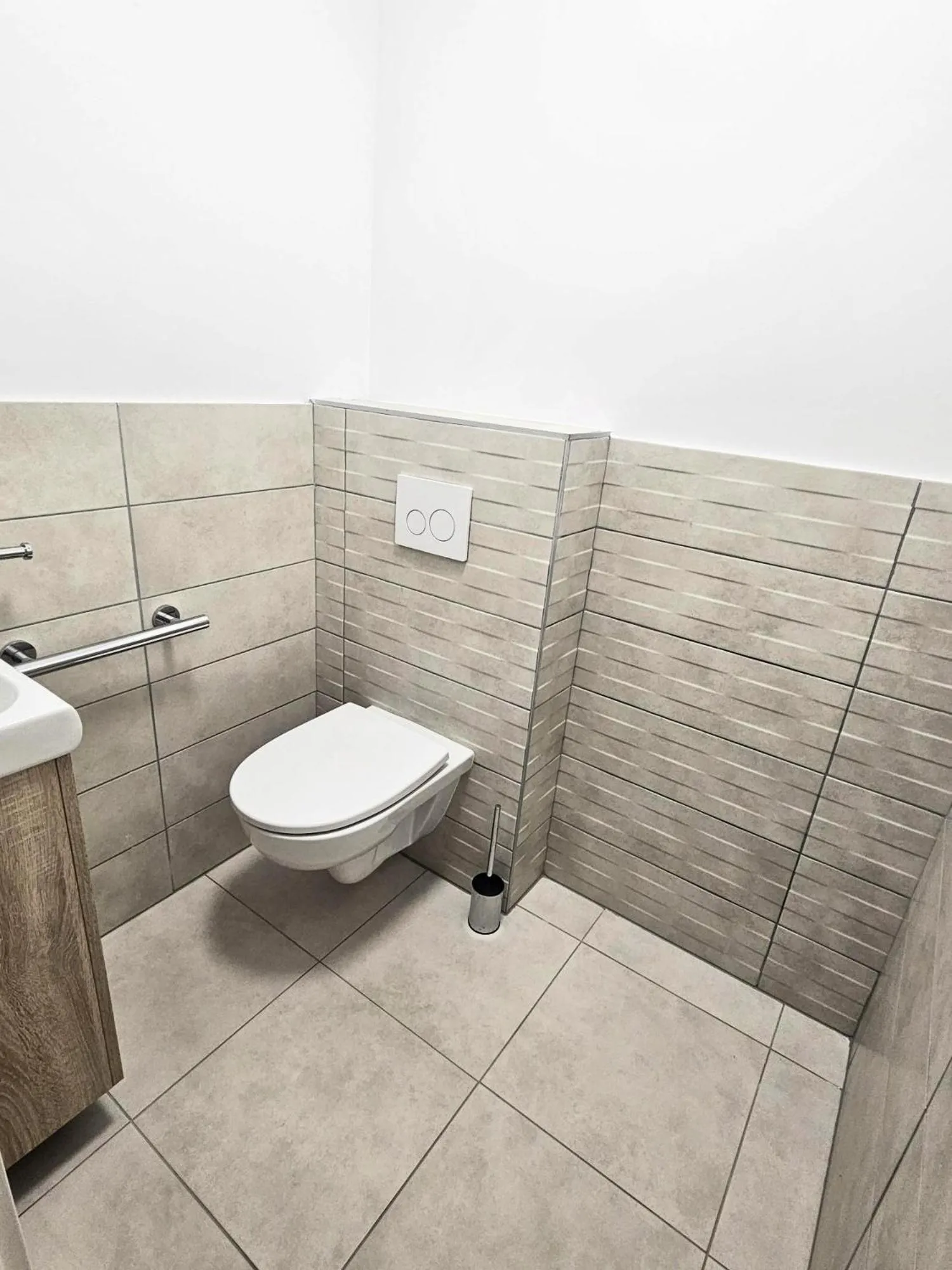 Toilet in Zenao Appart'hôtels Villeneuve Loubet