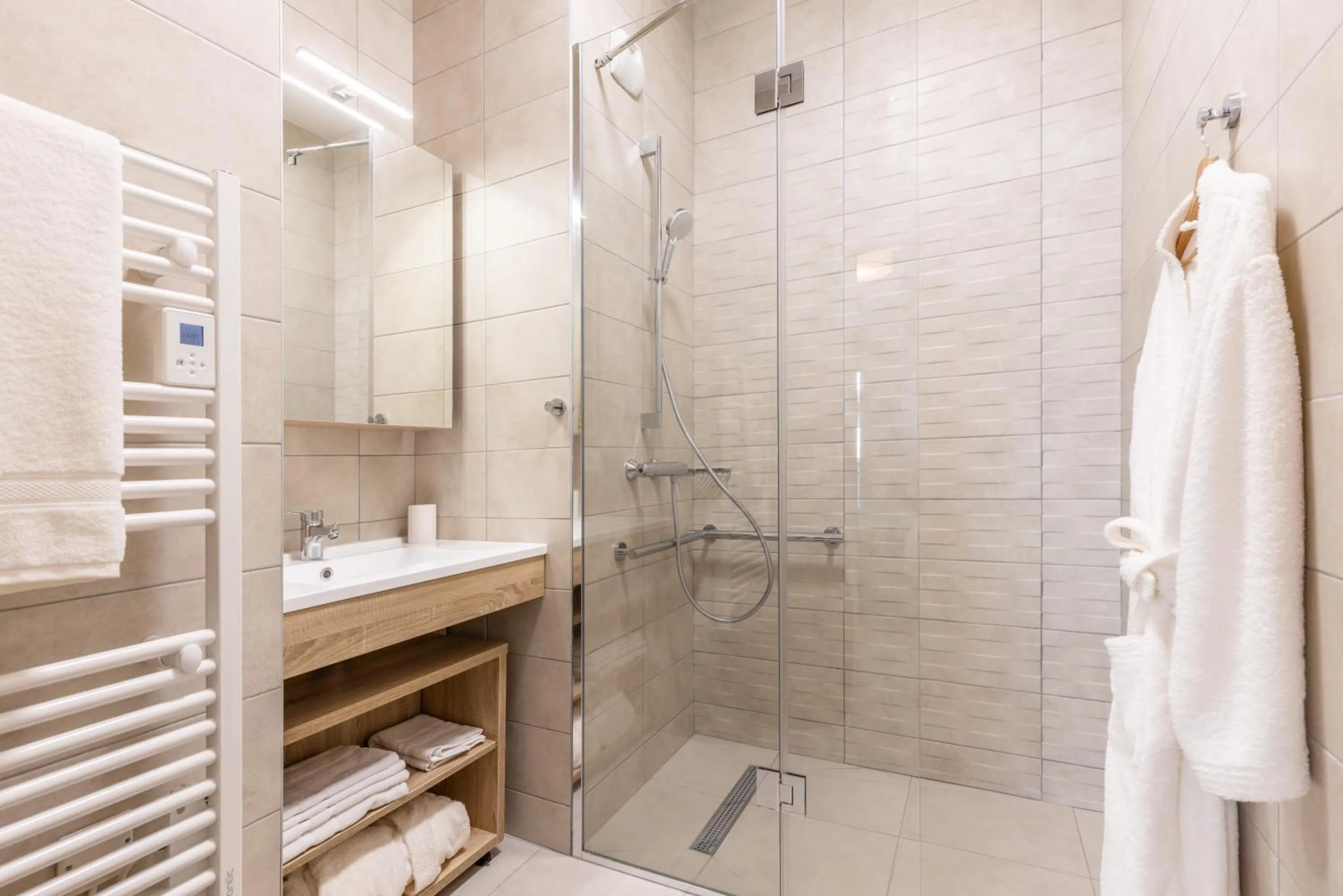 Shower in Zenao Appart'hôtels Villeneuve Loubet