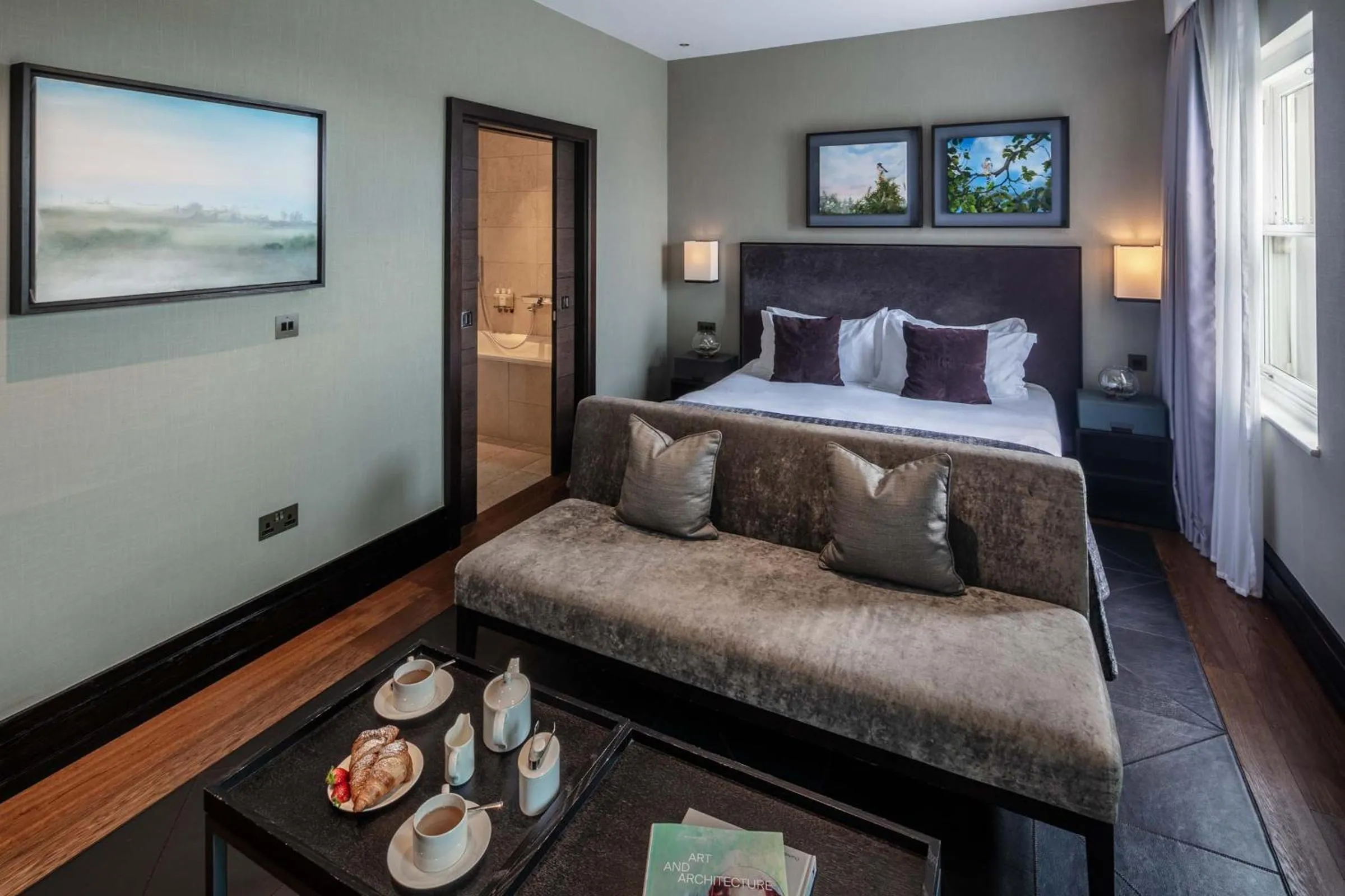 Bed in Twr y Felin Hotel