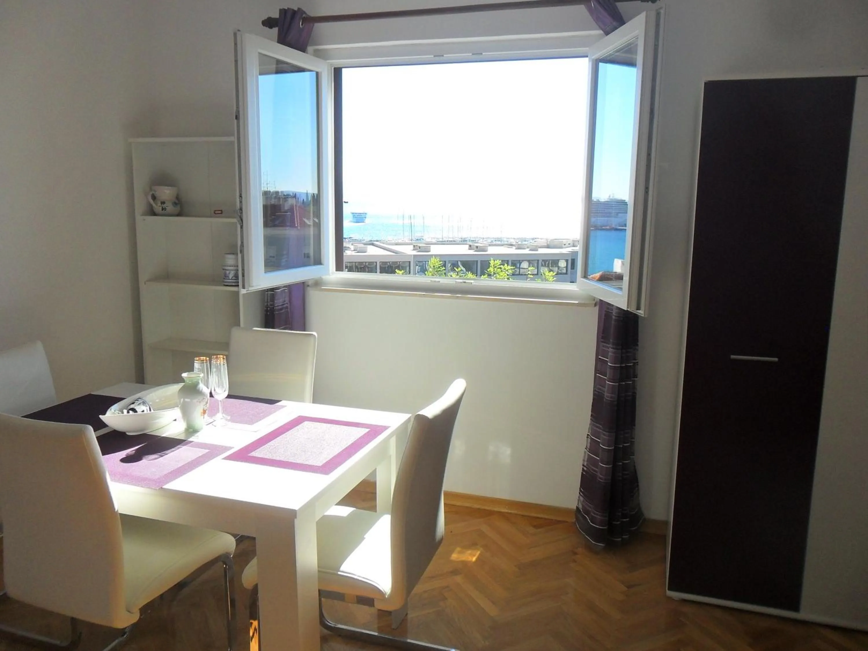 Dining area in Apartments Kike&Ana