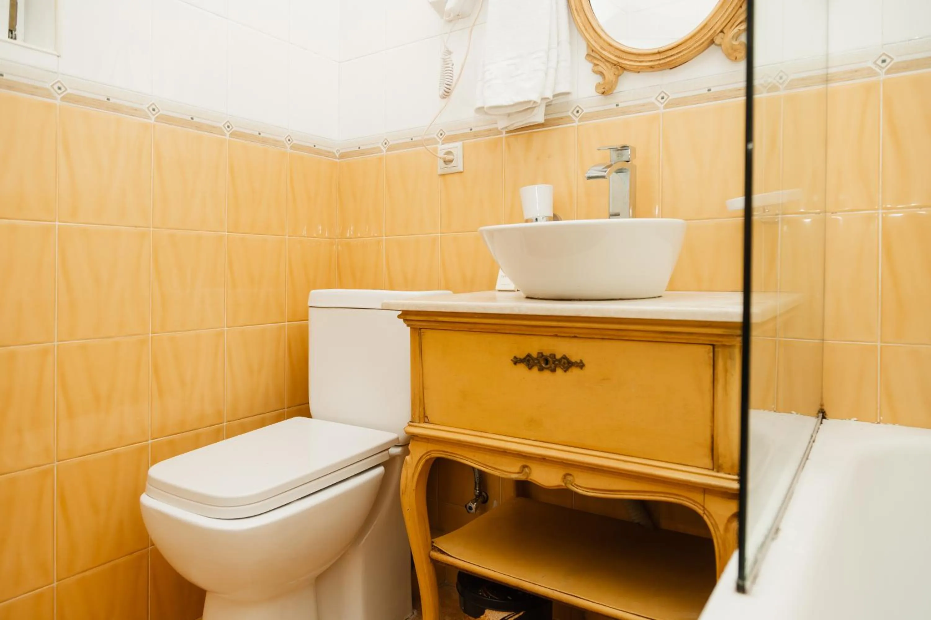 Toilet in Reikartz City Tbilisi Hotel