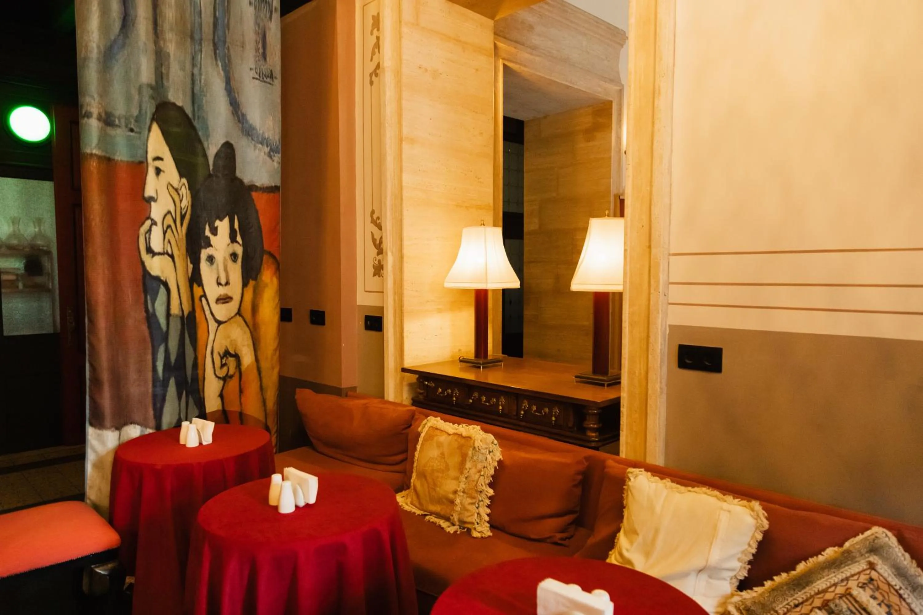 Restaurant/places to eat in Reikartz City Tbilisi Hotel