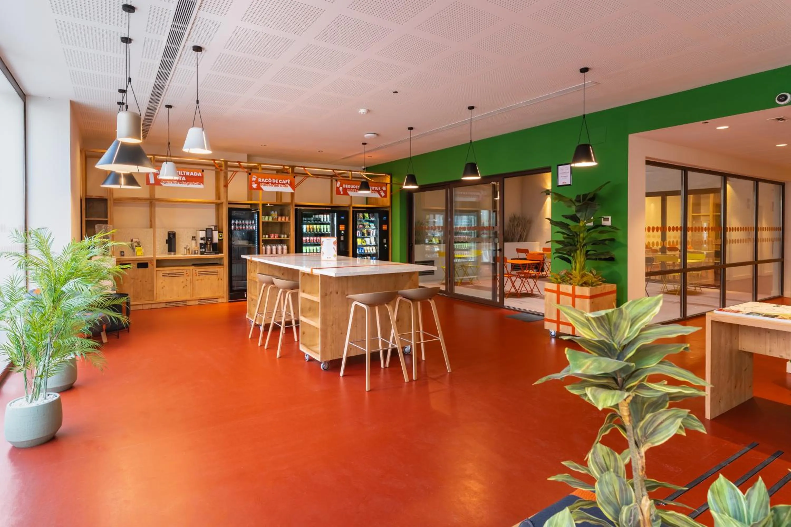 Coffee/tea facilities in easyHotel Valencia Ciutat Vella