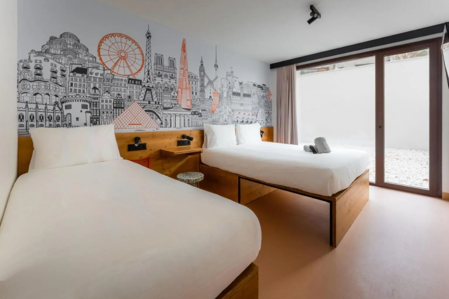 Bed in easyHotel Valencia Ciutat Vella