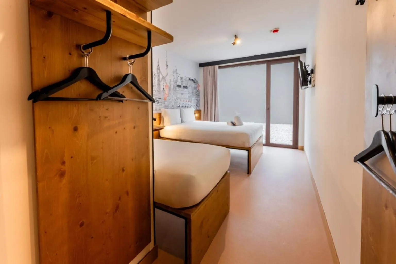 Bed in easyHotel Valencia Ciutat Vella