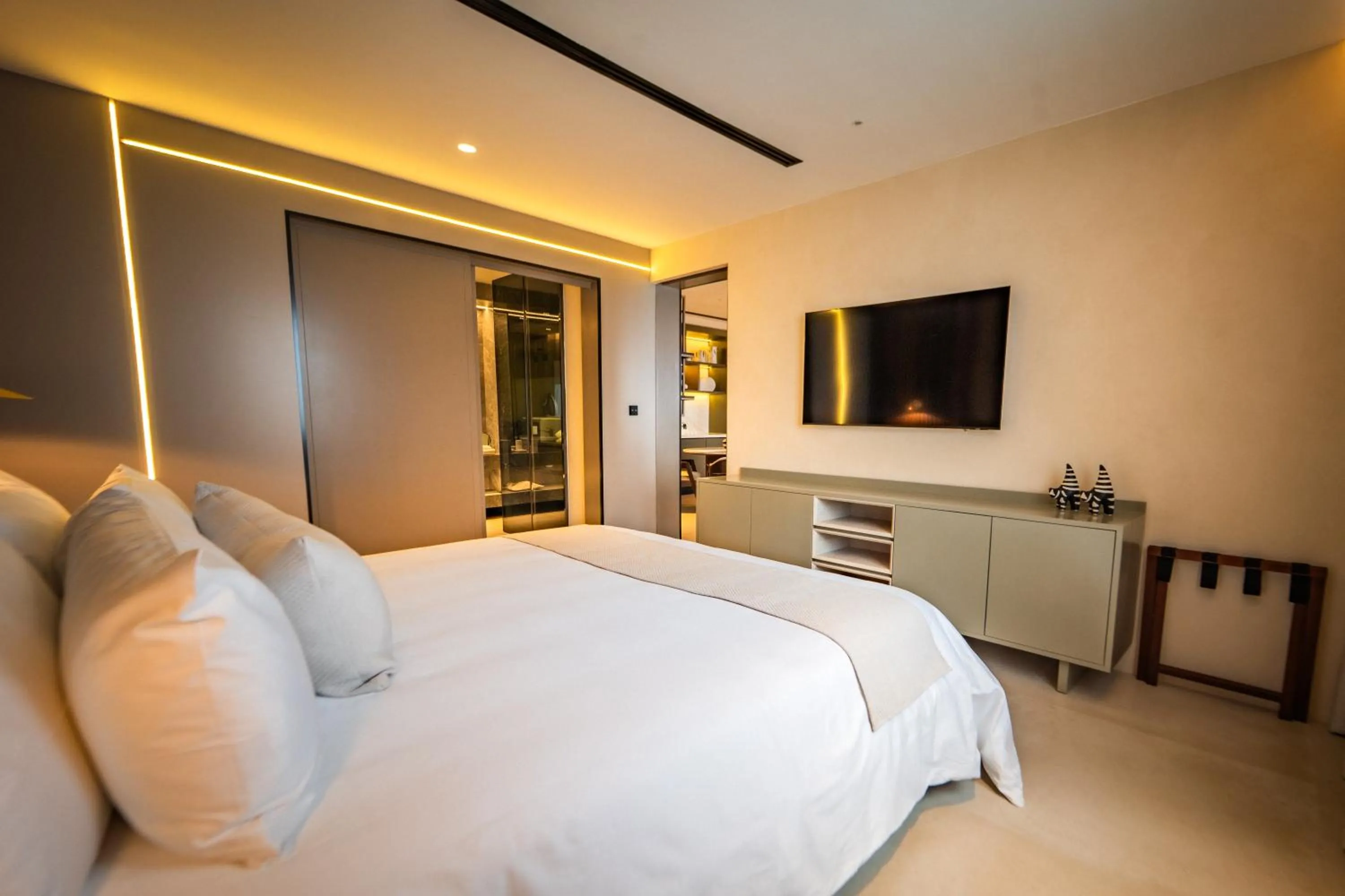 Photo of the whole room, Bed in Nohian Collection Hotels