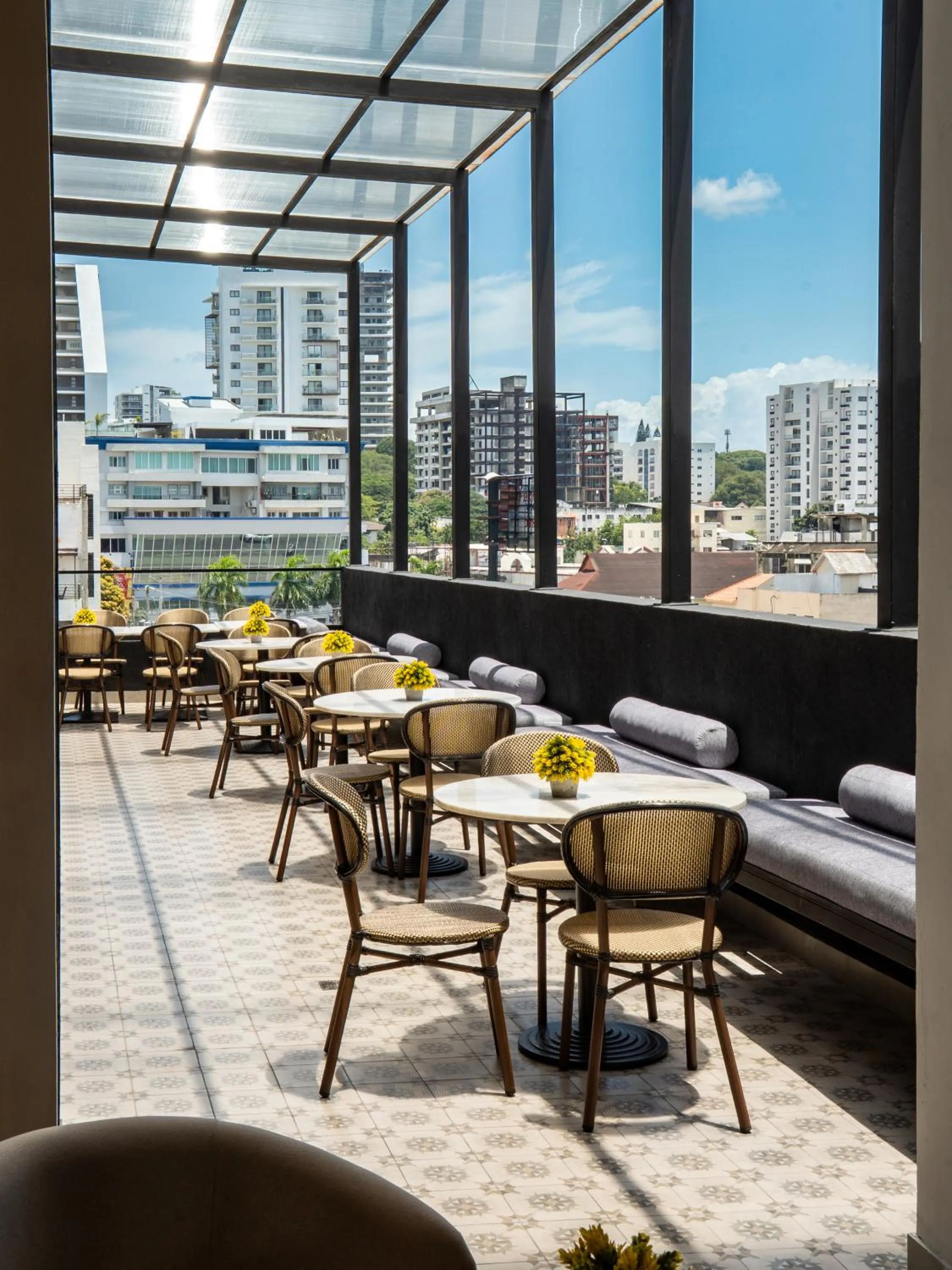 Restaurant/places to eat in Nohian Collection Hotels