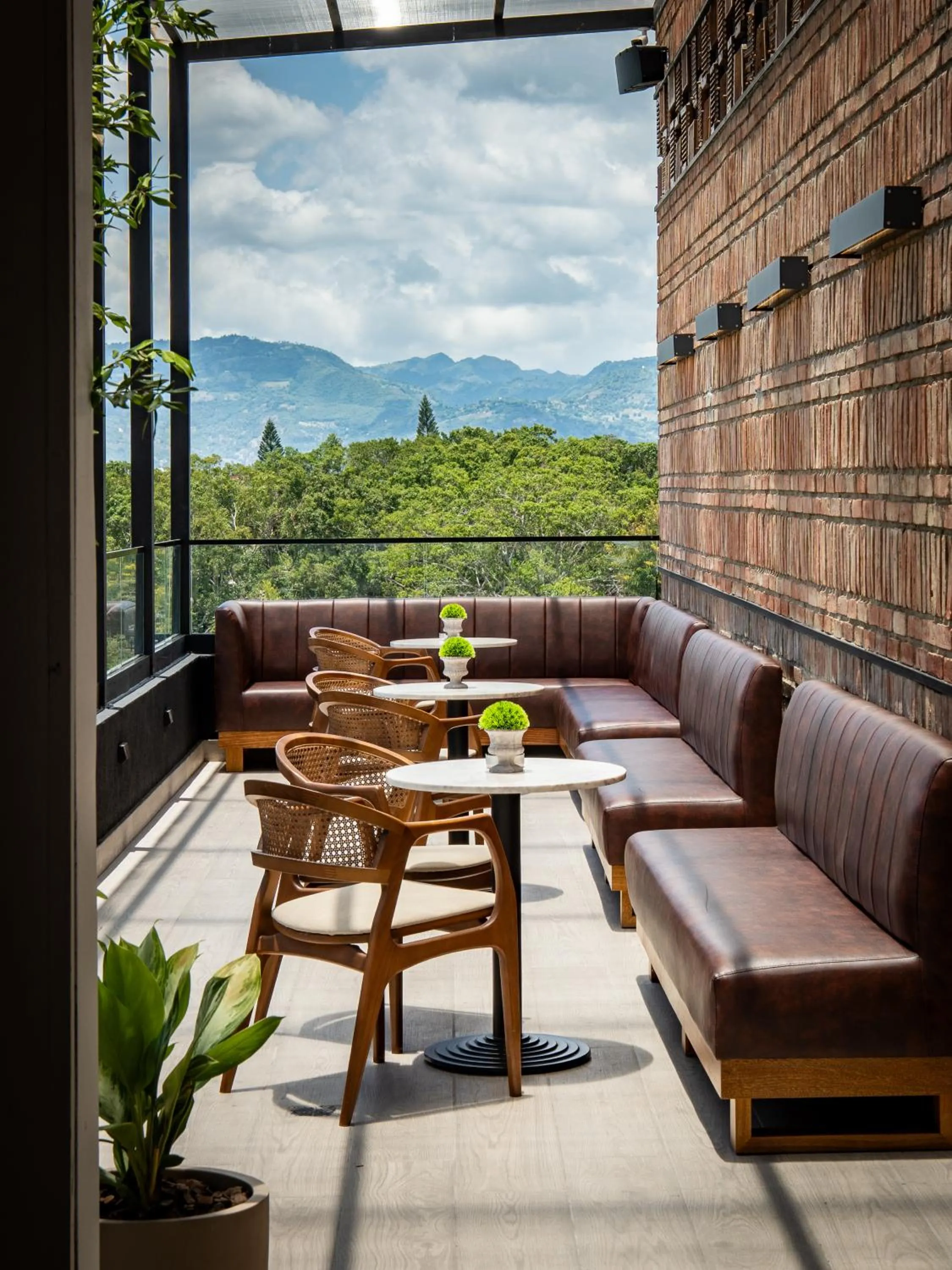 Restaurant/places to eat in Nohian Collection Hotels