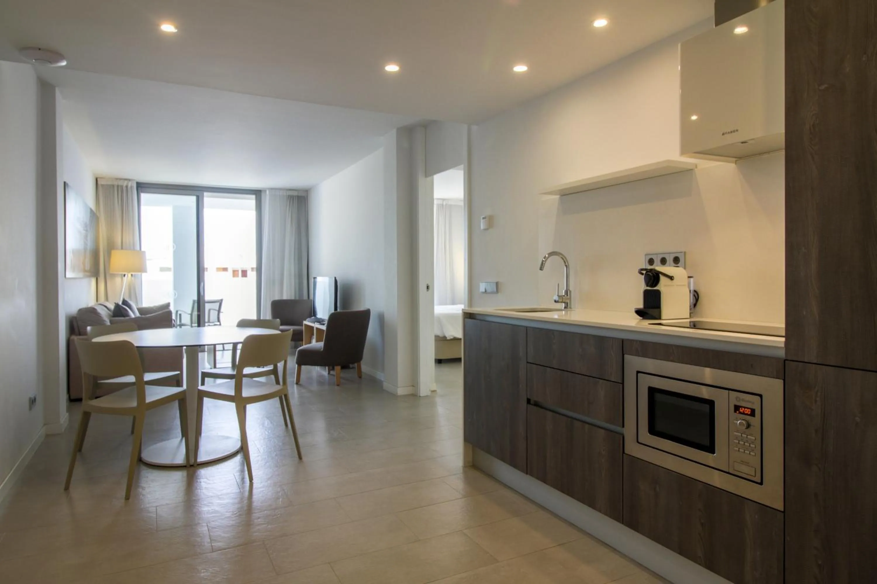 Kitchen or kitchenette in Apartaments B-Llobet Sun & Confort