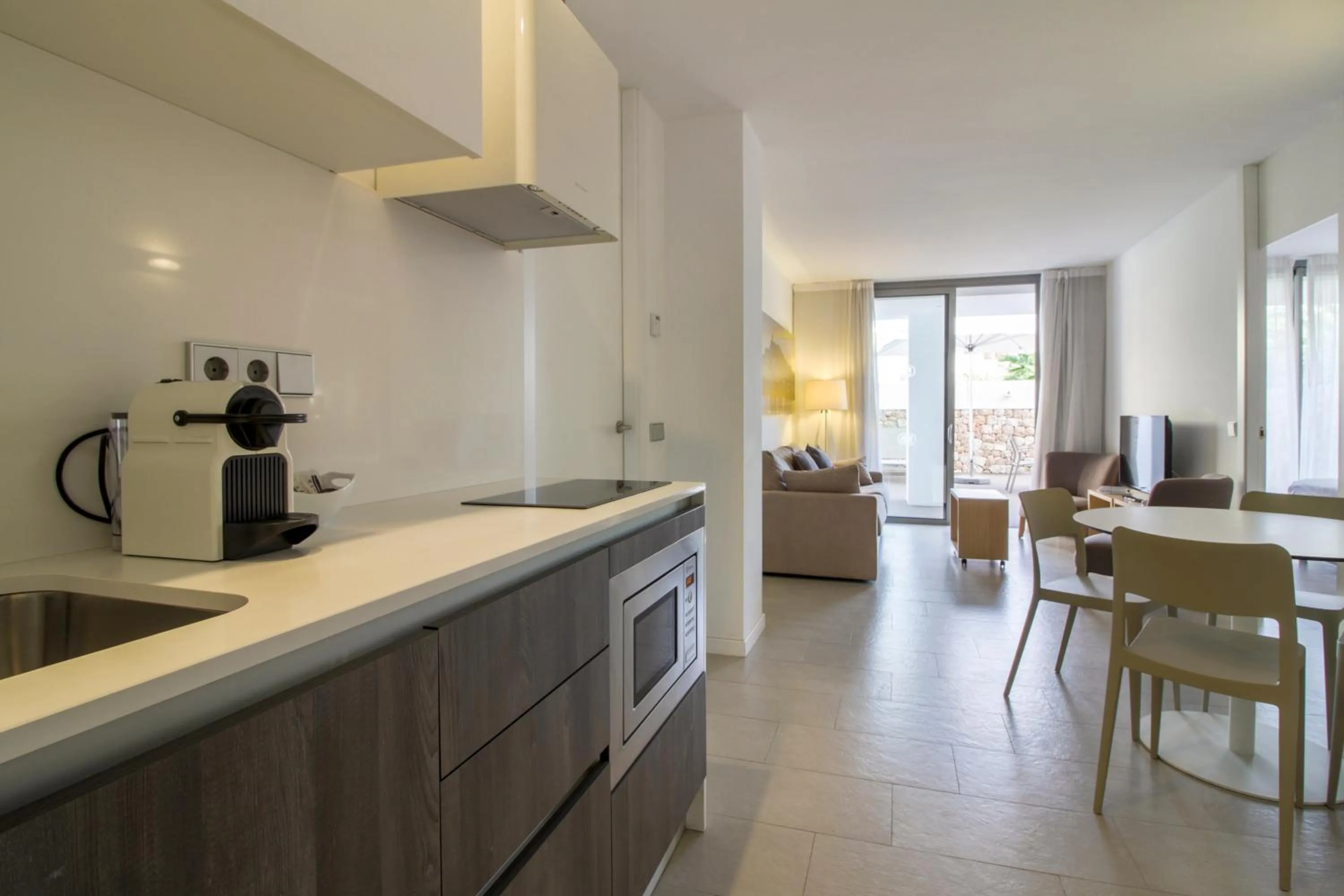 Kitchen or kitchenette in Apartaments B-Llobet Sun & Confort