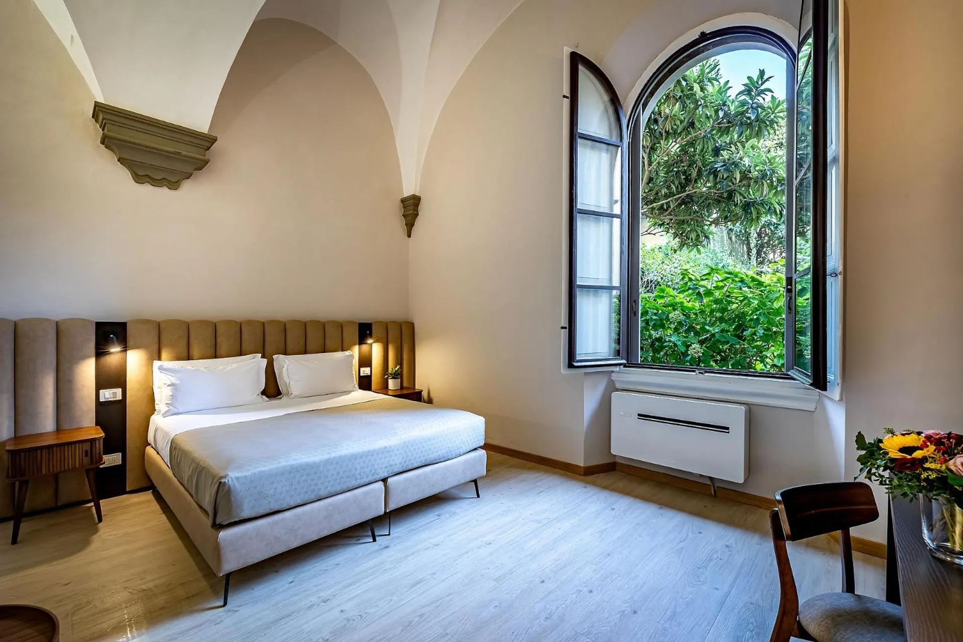 Bathroom, Bed in La Torre del Cestello - Residenza d'epoca