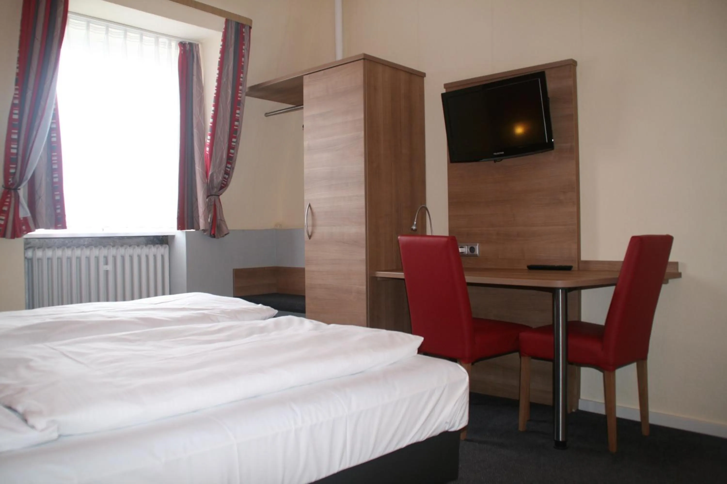 Day, Bed in Hotel Cafe Lieb