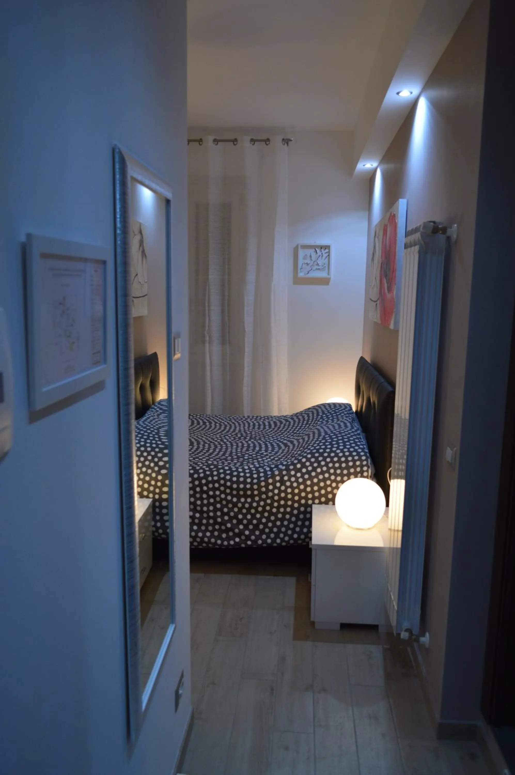 Photo of the whole room, Bed in Gloria Vatican Bijou