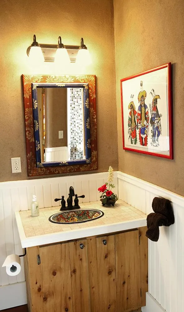 Bathroom in Casa Gallina - An Artisan Inn
