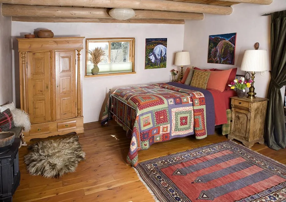 Bed in Casa Gallina - An Artisan Inn