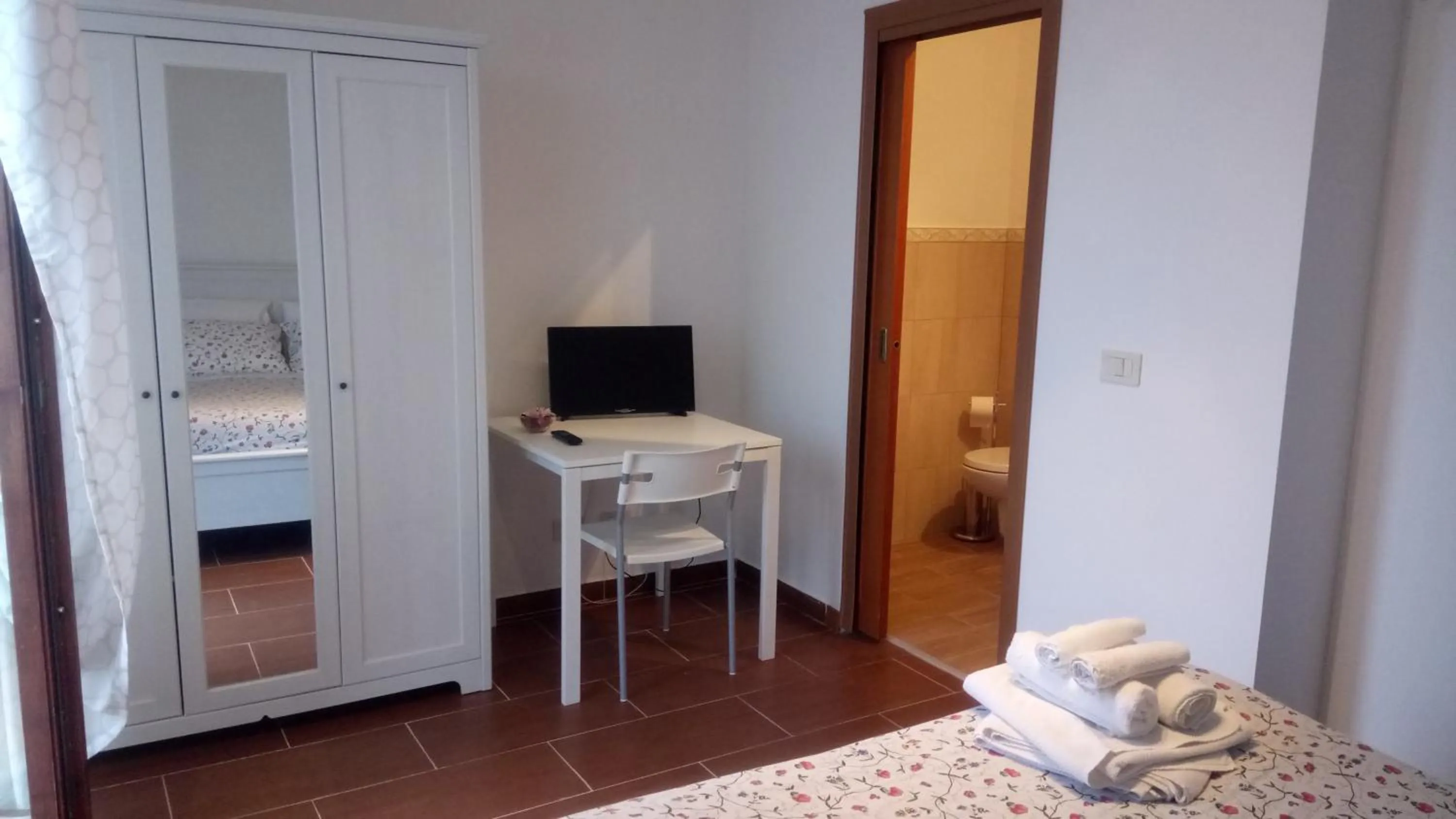 Bathroom, Bed in Belle Marche