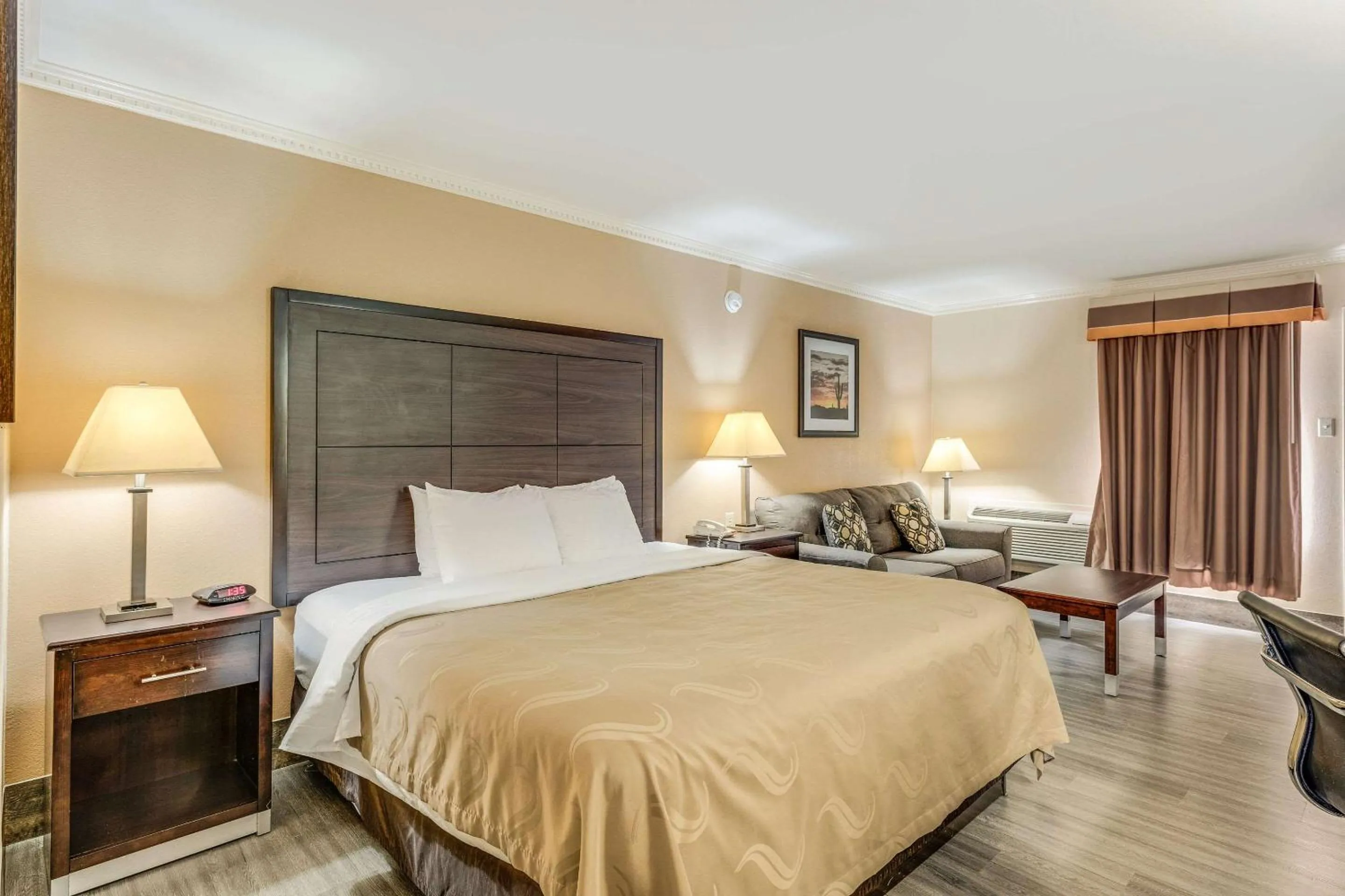 Bedroom, Bed in Quality Inn Ozona I-10