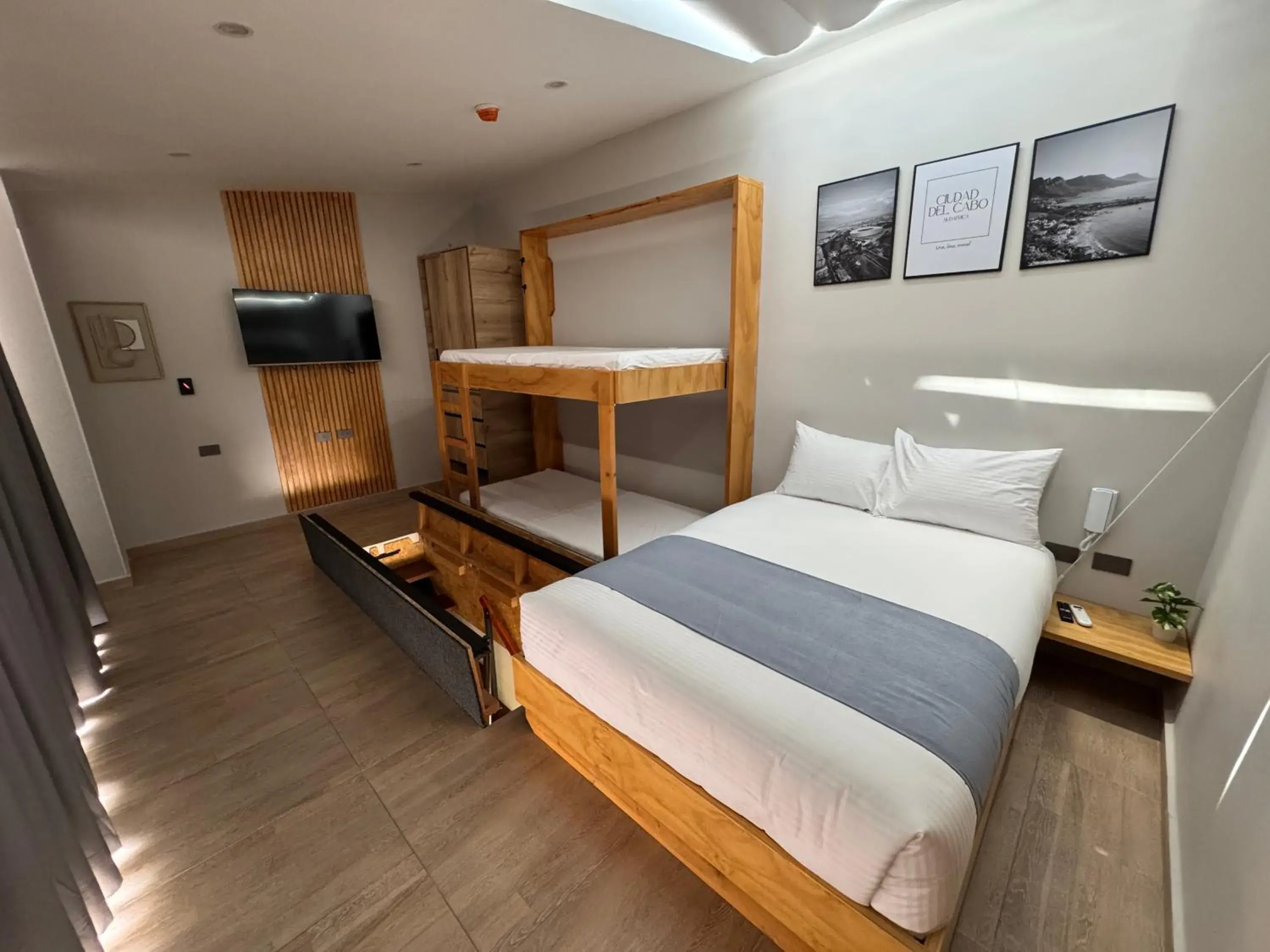 Premium Quadruple Room in Hotel San Gil House Premium Quadruple Room in Hotel San Gil House