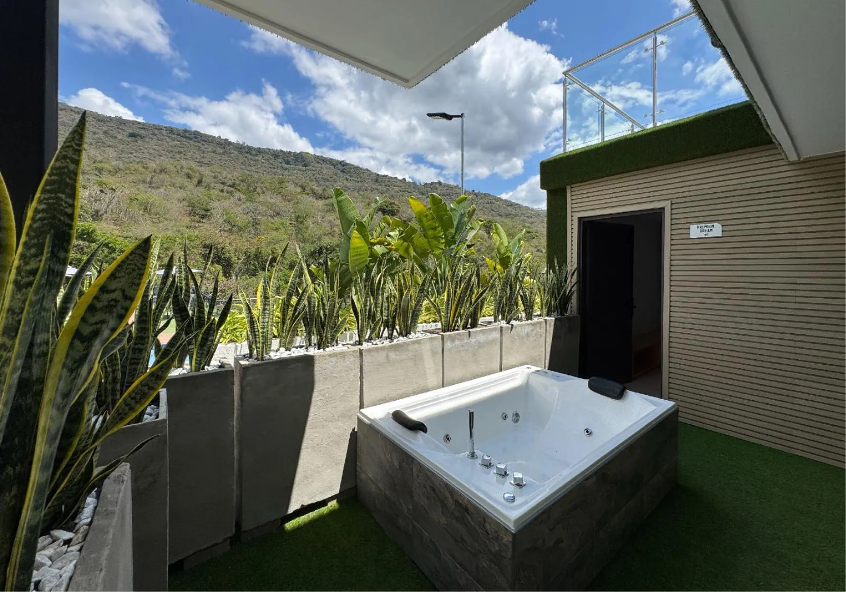 Spring in Hotel San Gil House