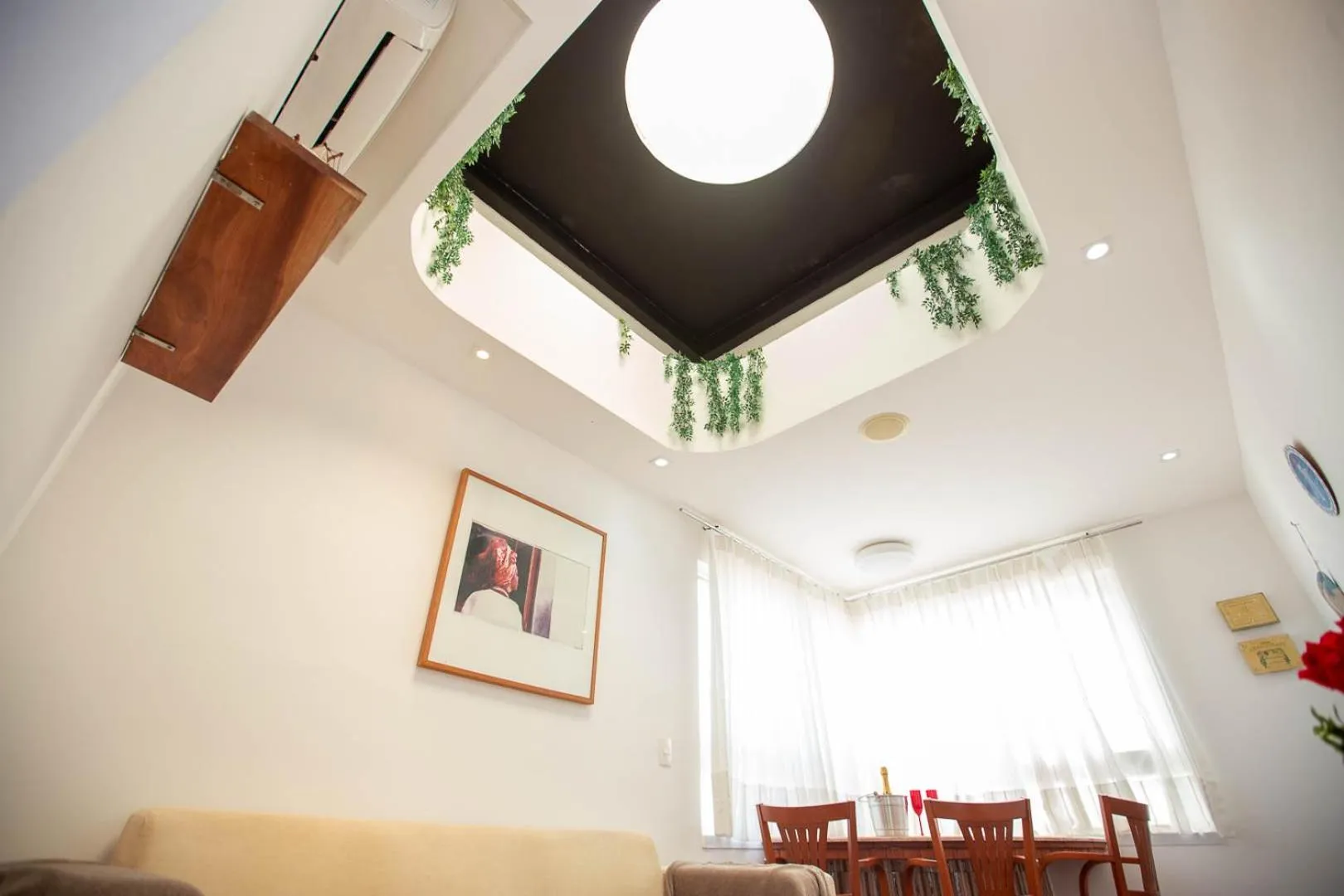 Seating area in Rede Andrade Express