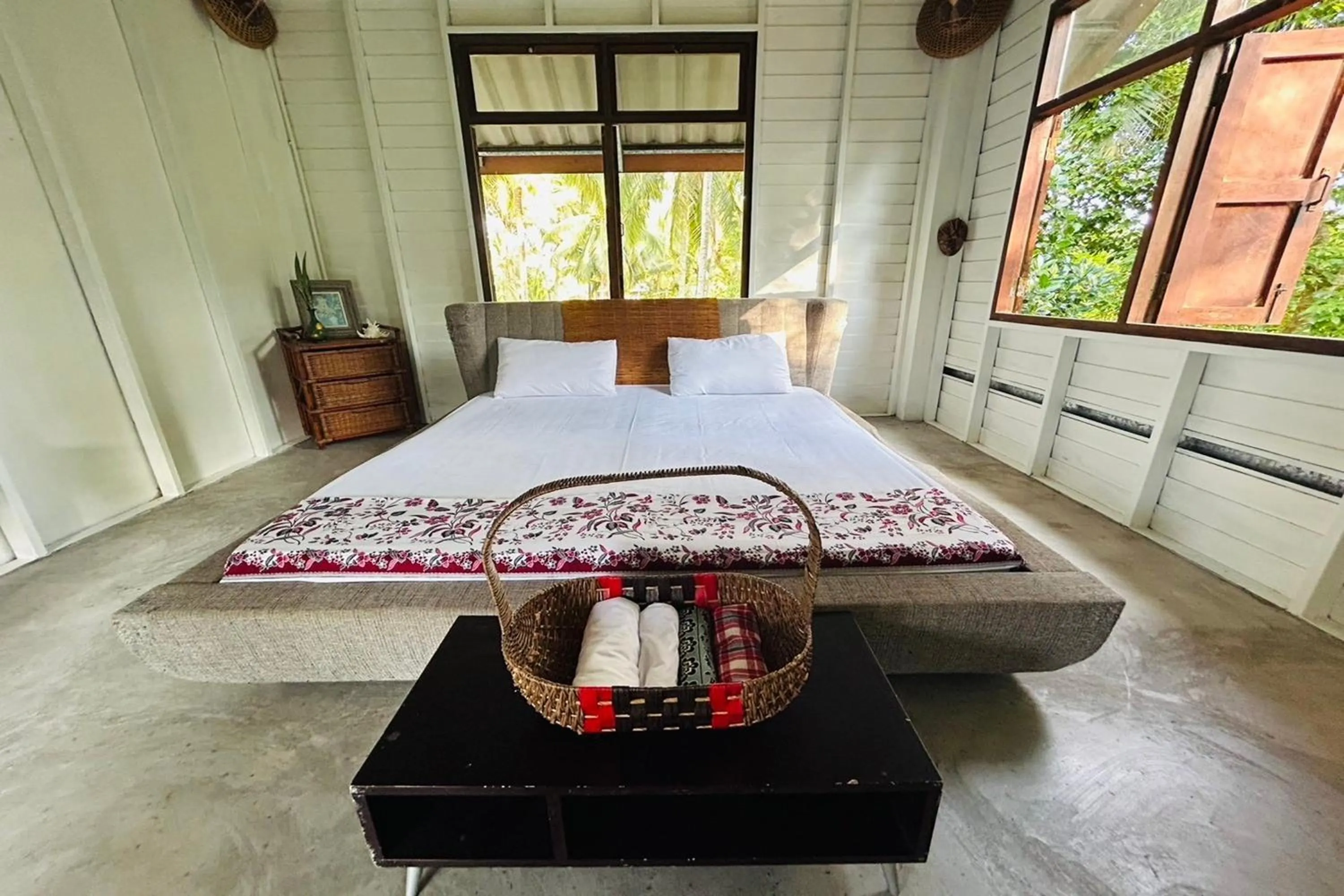 Photo of the whole room, Bed in Baan Nai Bang