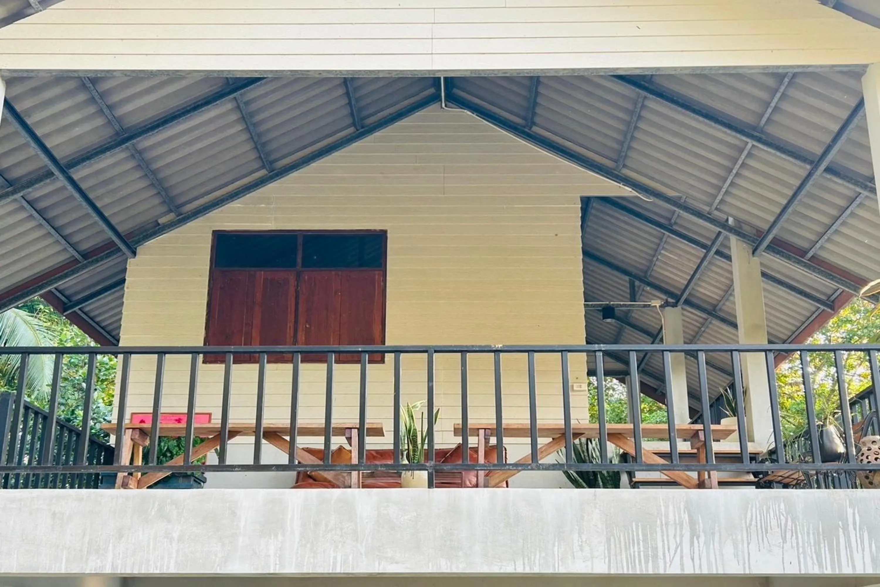 Property building in Baan Nai Bang