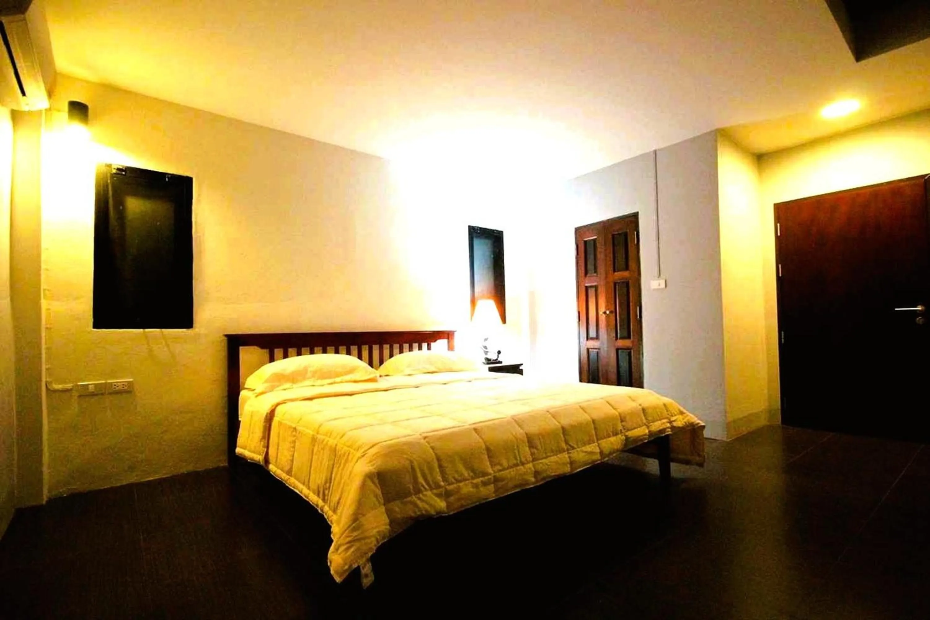 Bedroom, Bed in Baan Kieng Guest House Lampang