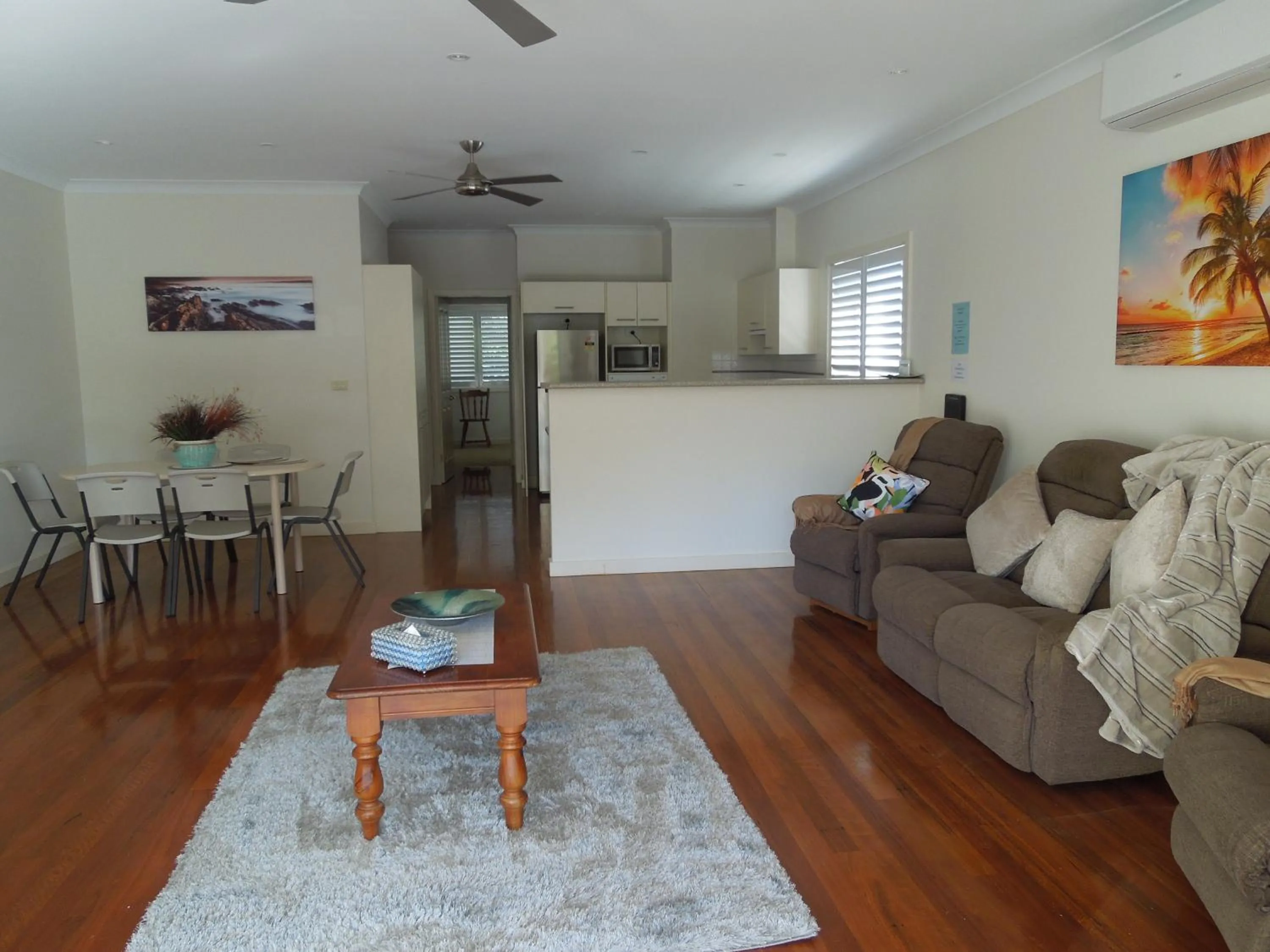 Dining area in Oceanside Hawks Nest