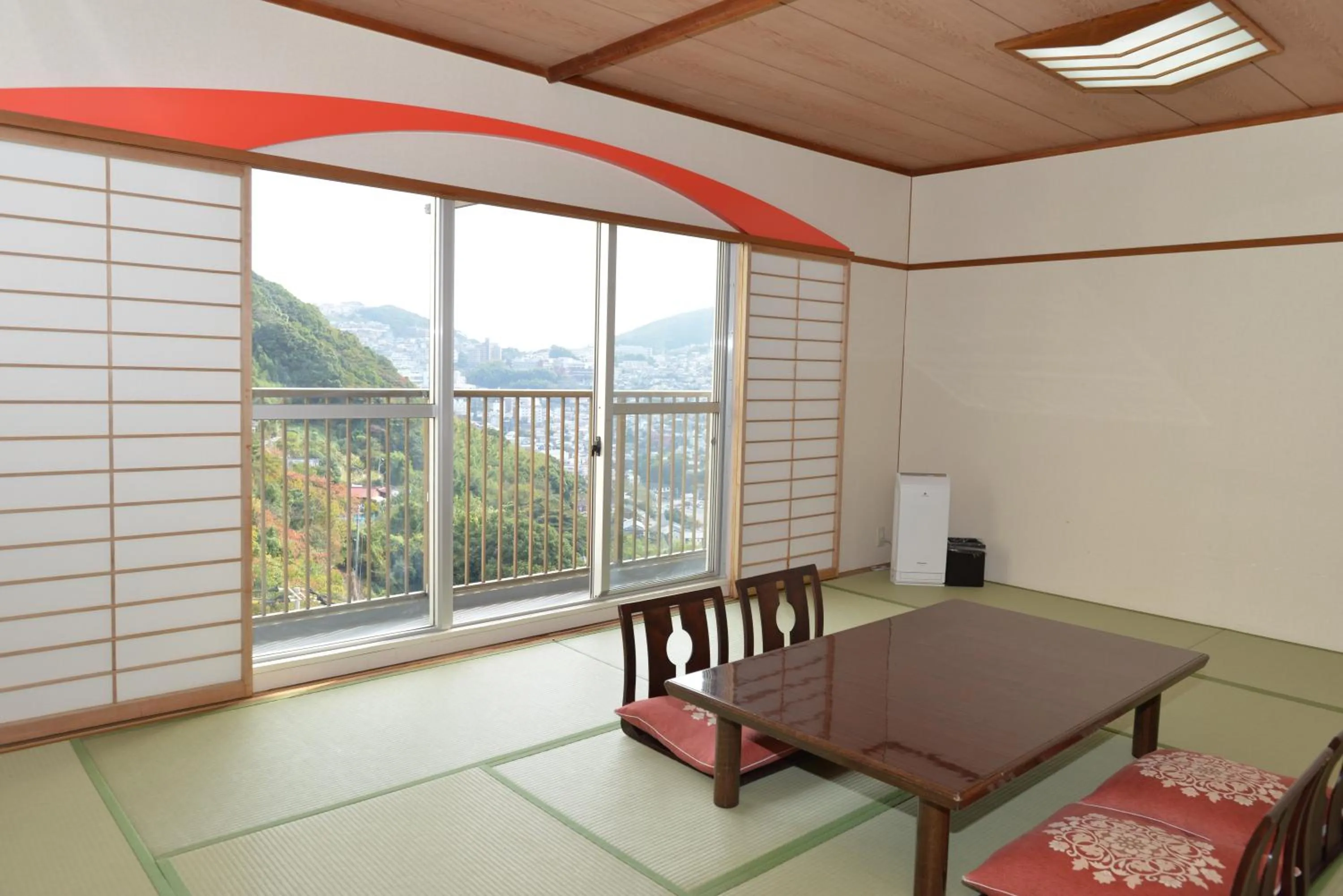 Photo of the whole room in Yataro